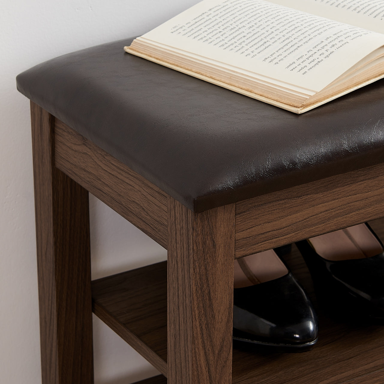 A height-adjustable shoe-changing bench made of high-quality wood, equipped with a comfortable seat and concealed storage space,Natural rubber wood,Brown
