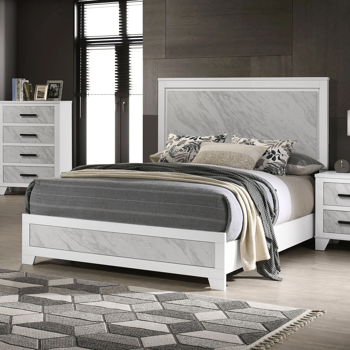 Contemporary White Color 1pc Eastern King Size Bed Beautiful Faux Marble Look Panel HB FB Bedroom Furniture Rubber wood