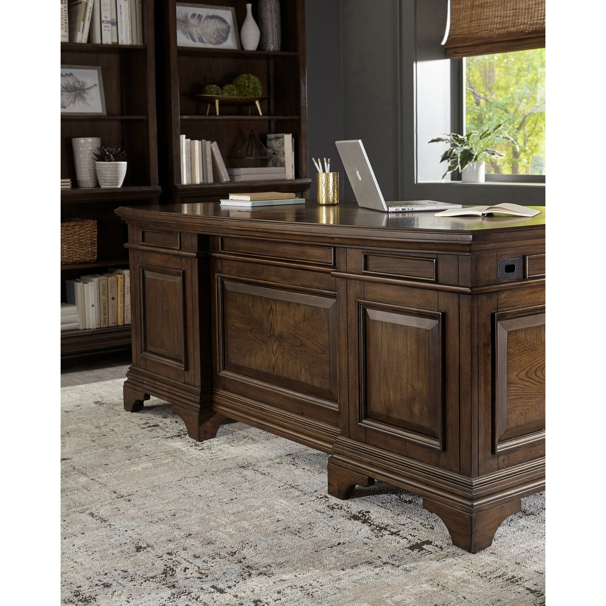 Stigham Burnished Oak 7-drawer Executive Desk