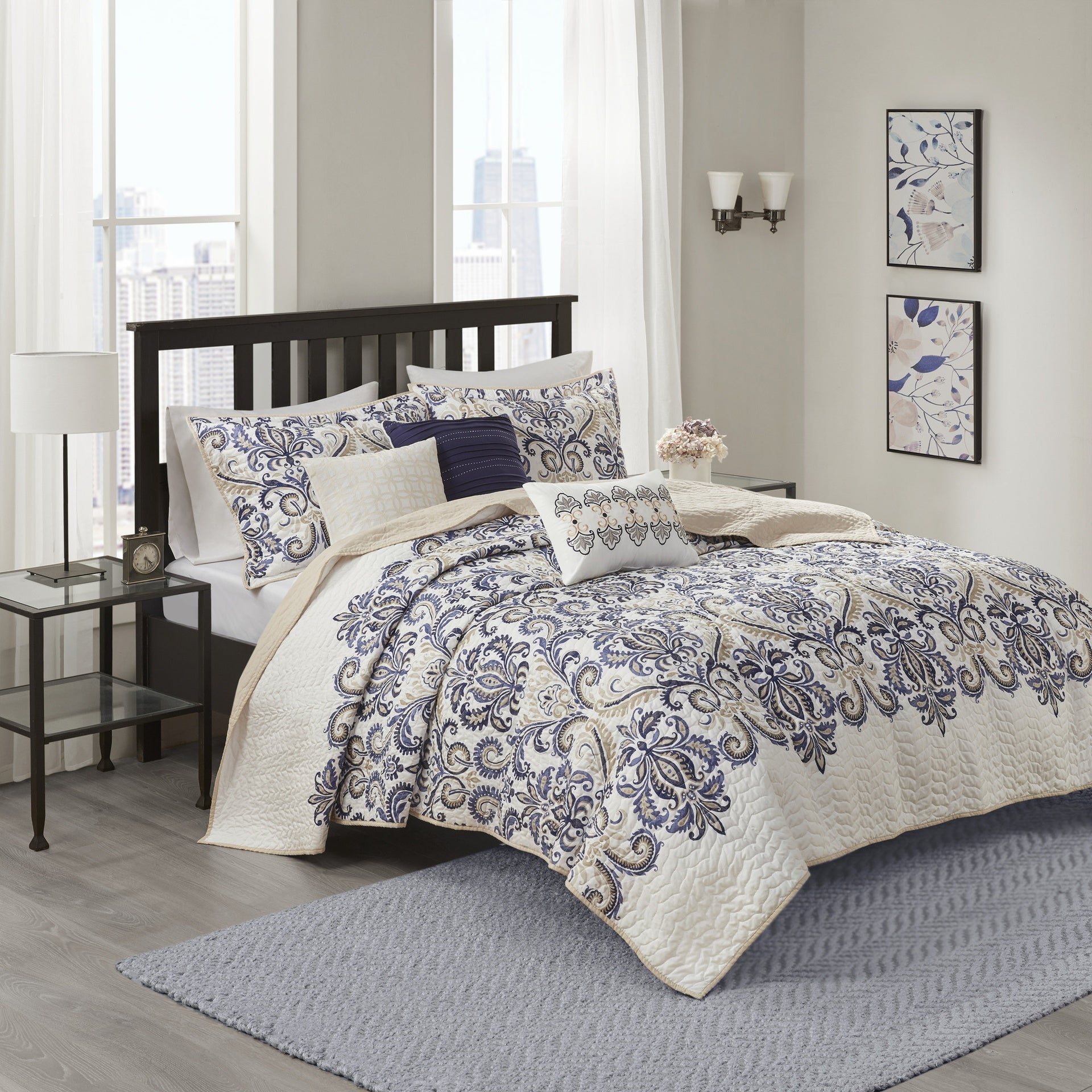 6 Piece Reversible Quilt Set with Throw Pillows Navy/Tan Full/Queen