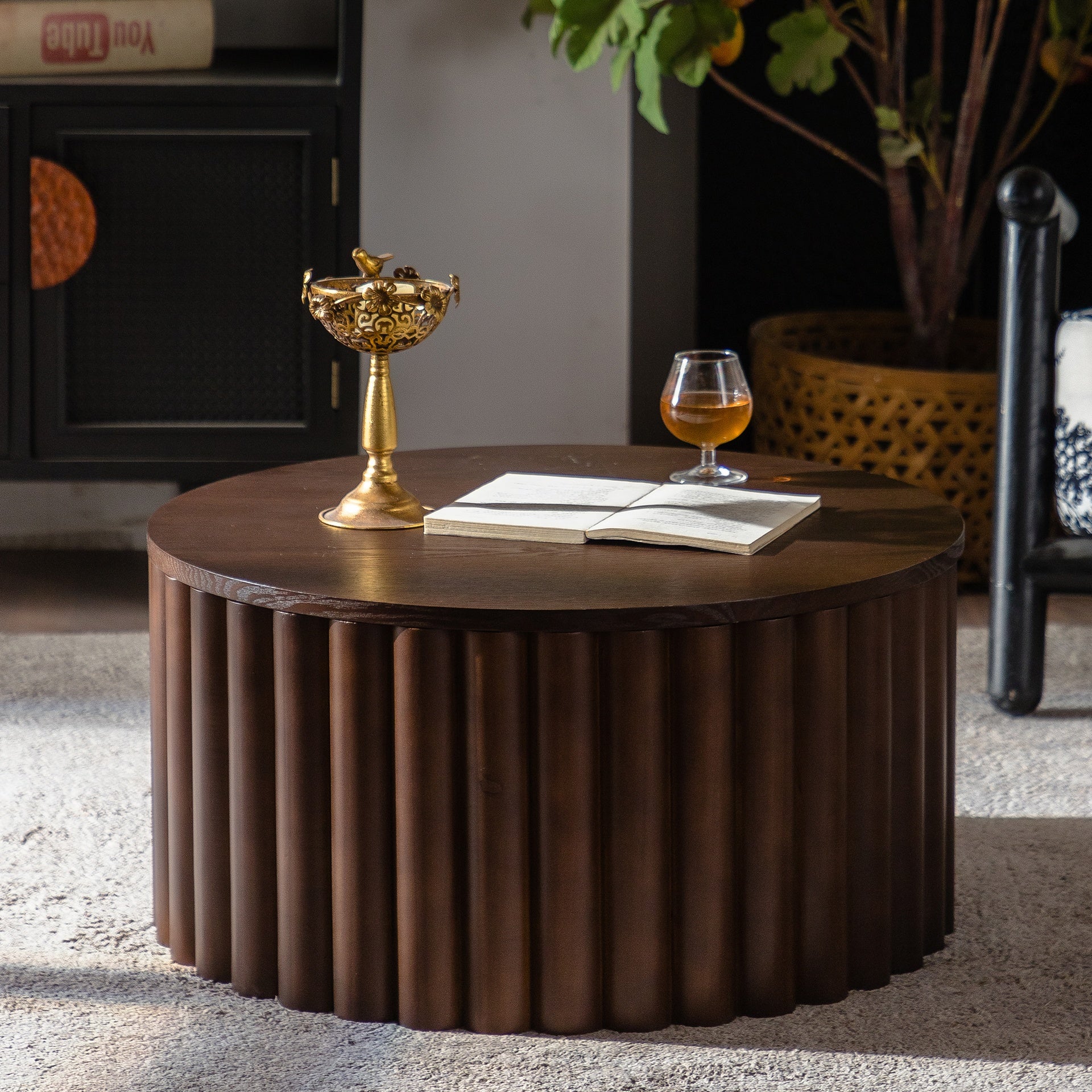 Round Coffee Table With Lift Handcrafted Relief Sturdy Pedestal Wooden Tea Table for Living Room no need to Assemble