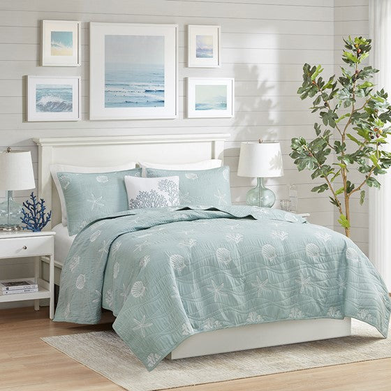 4 Piece Cotton Reversible Embroidered Quilt Set with Throw Pillow Aqua Full/Queen