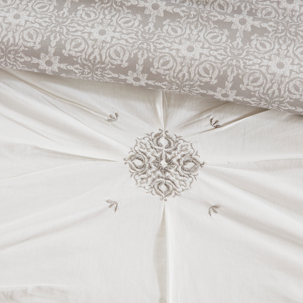 King/Cal King 4 Piece Embroidered Cotton Reversible Duvet Cover Set