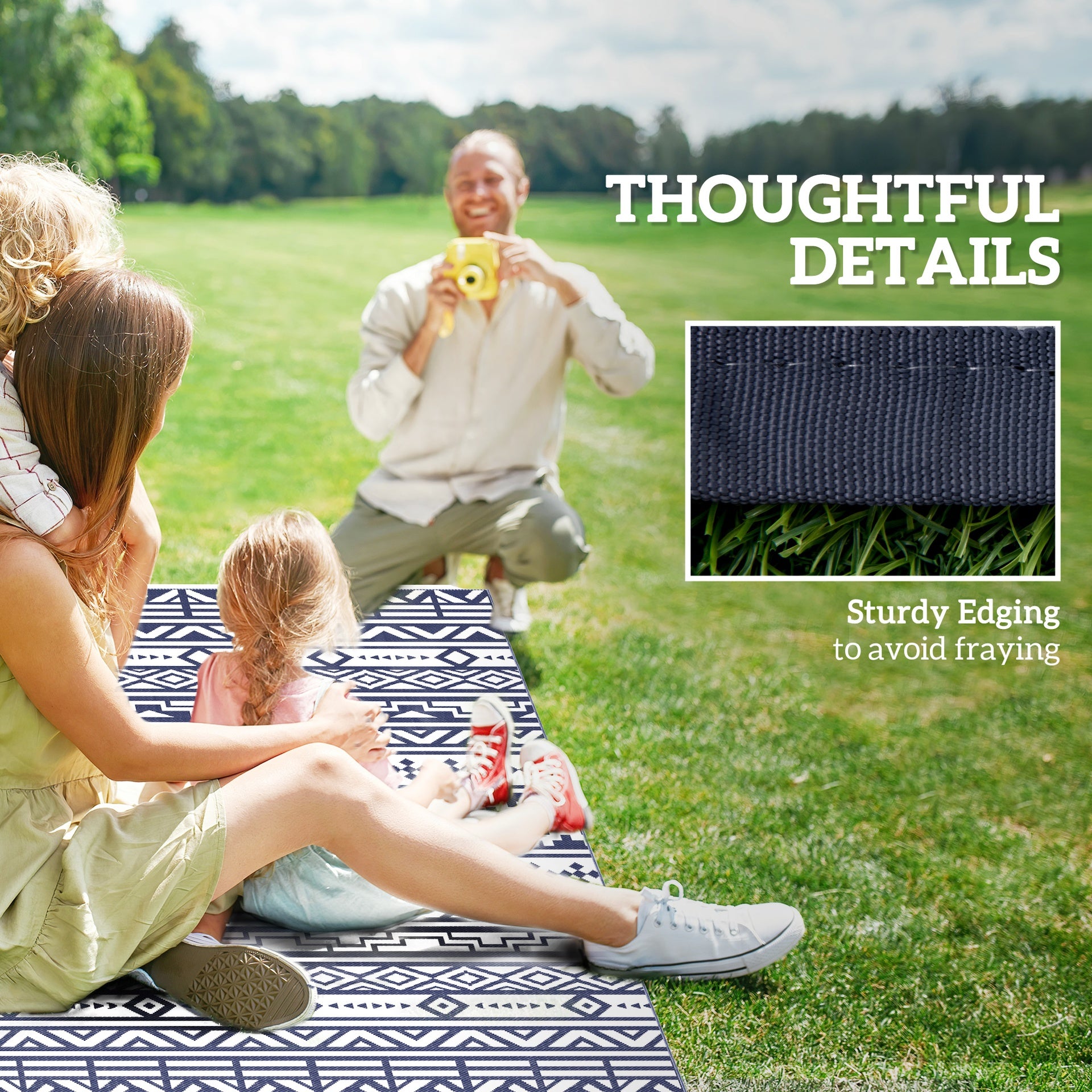 Outsunny Reversible Outdoor Rug, Waterproof Plastic Straw with Carry Bag, 6' x 9', Blue & White Geometric