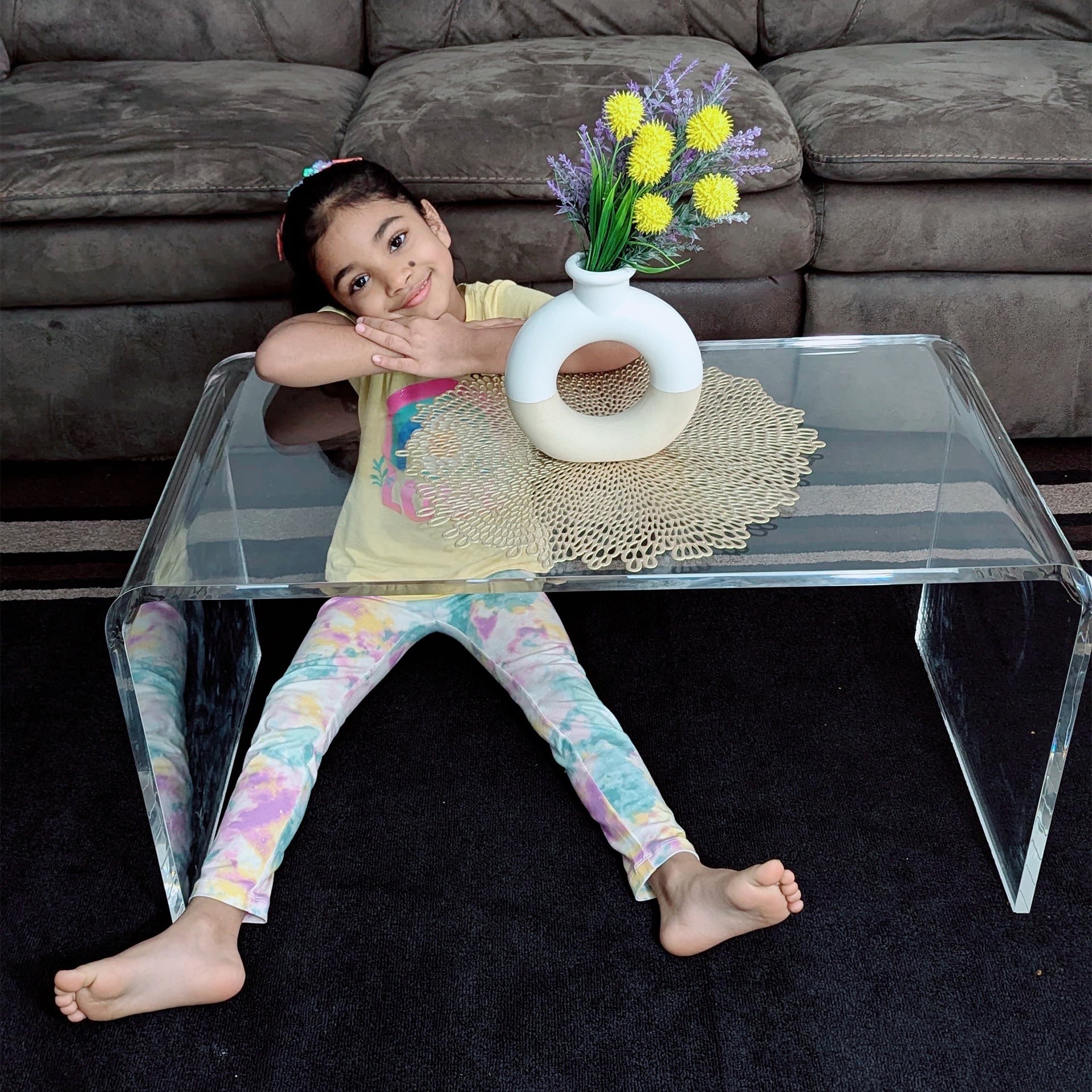 HOMCOM 32" Acrylic Coffee Table, 0.6" Thick Rectangle Waterfall Center Table for Living Room, Modern, No Assembly Required, Clear