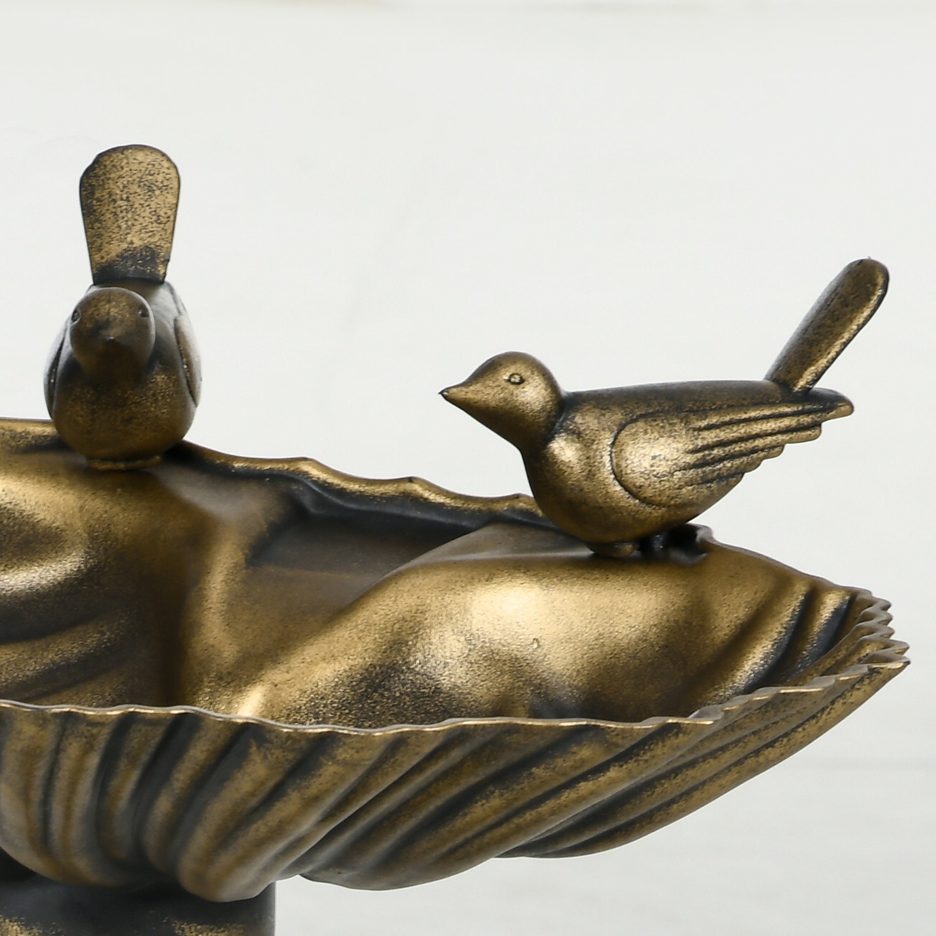 Outsunny 32" Antique Bird Bath Decorative Birdbath Bird Feeder Bowl with Planter Pedestal and Bird Statues, Bronze