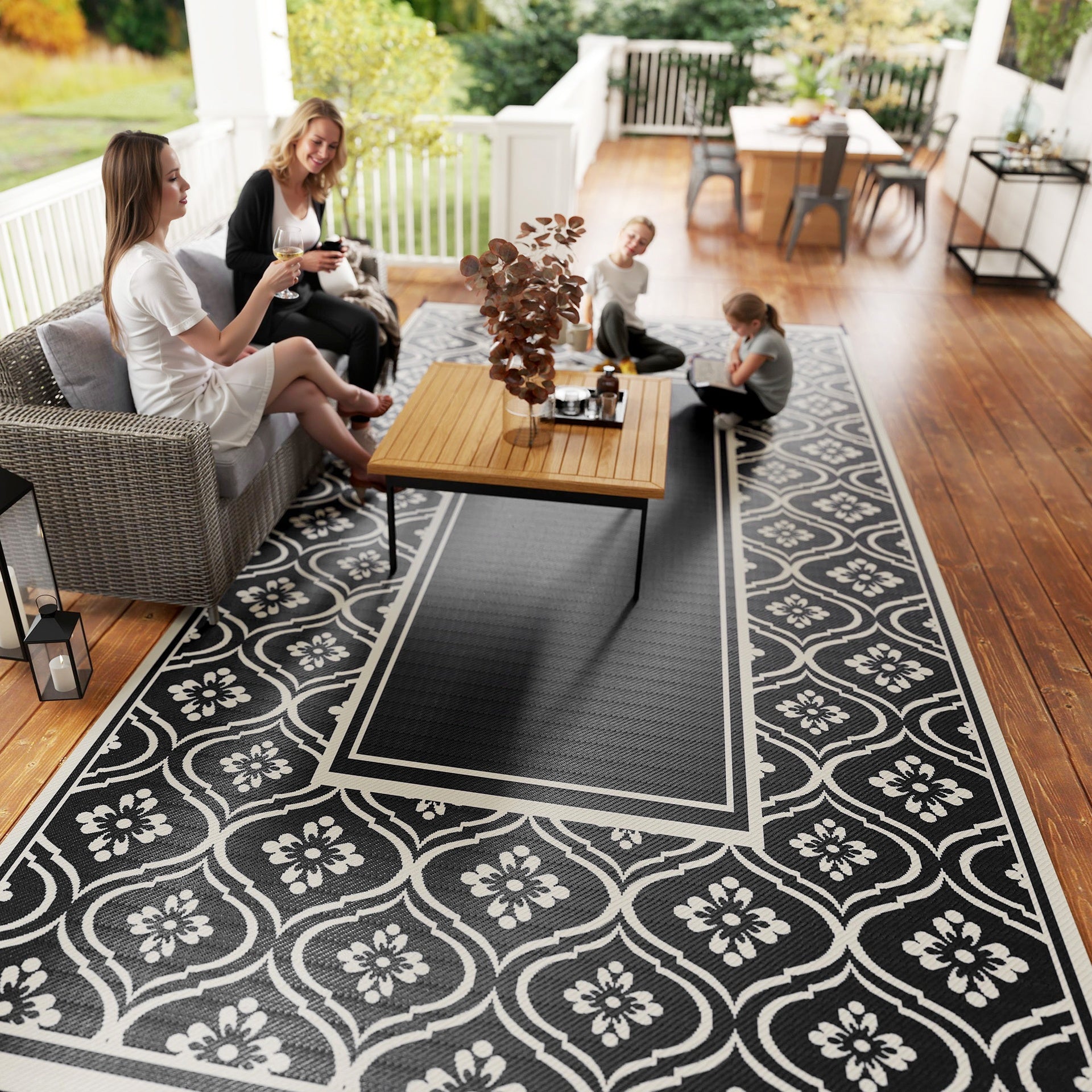 Outsunny Reversible Outdoor Rug, Waterproof Plastic Straw with Carry Bag, 9' x 18', Black & White Gourd Border