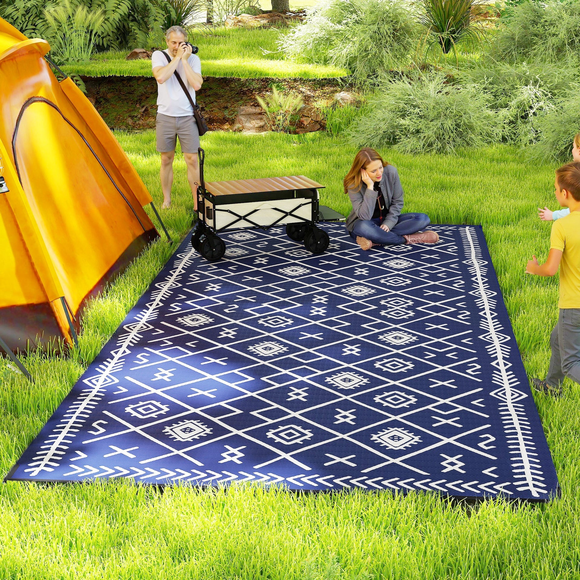 Outsunny Reversible Outdoor Rug, Waterproof Plastic Straw with Carry Bag, 9' x 18', Blue & White Rhombus