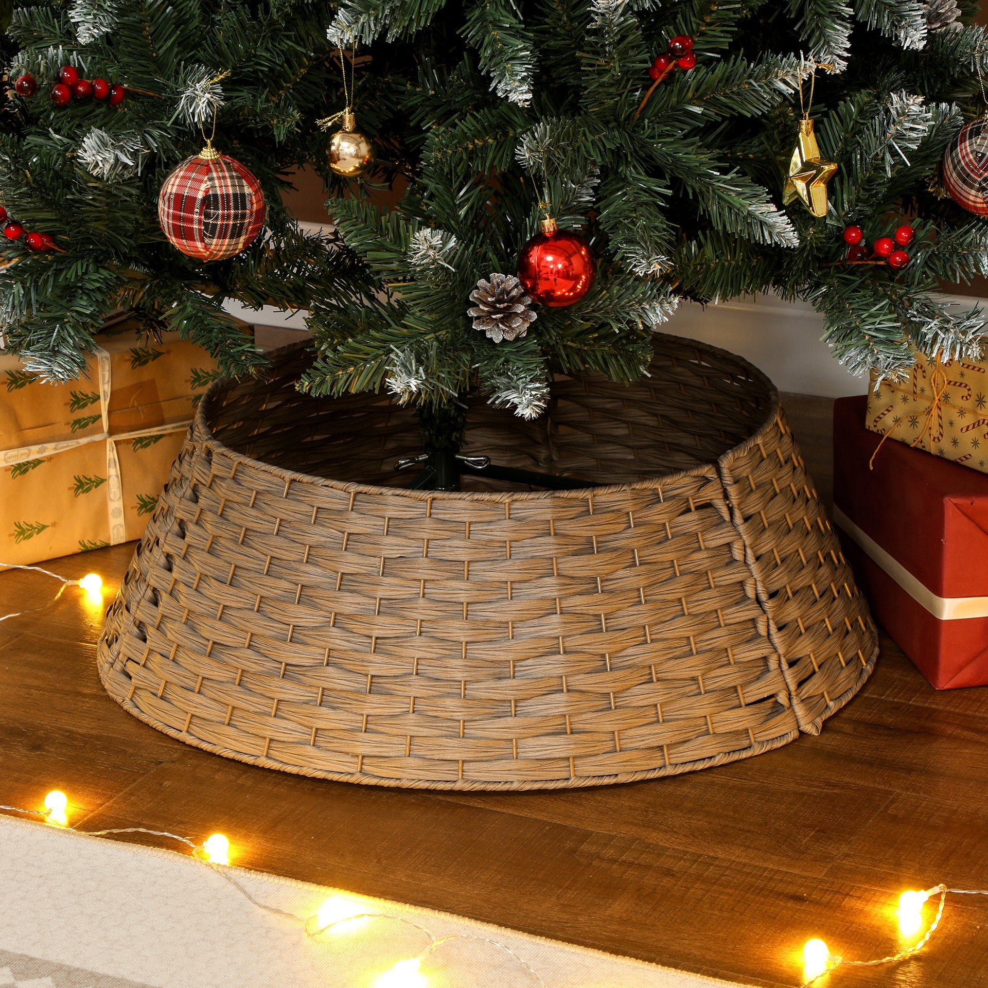 HOMCOM 27 inch Rustic Christmas Tree Skirt, Plastic Woven Christmas Tree Collar for Party, Holiday, Home Decoration, Coffee