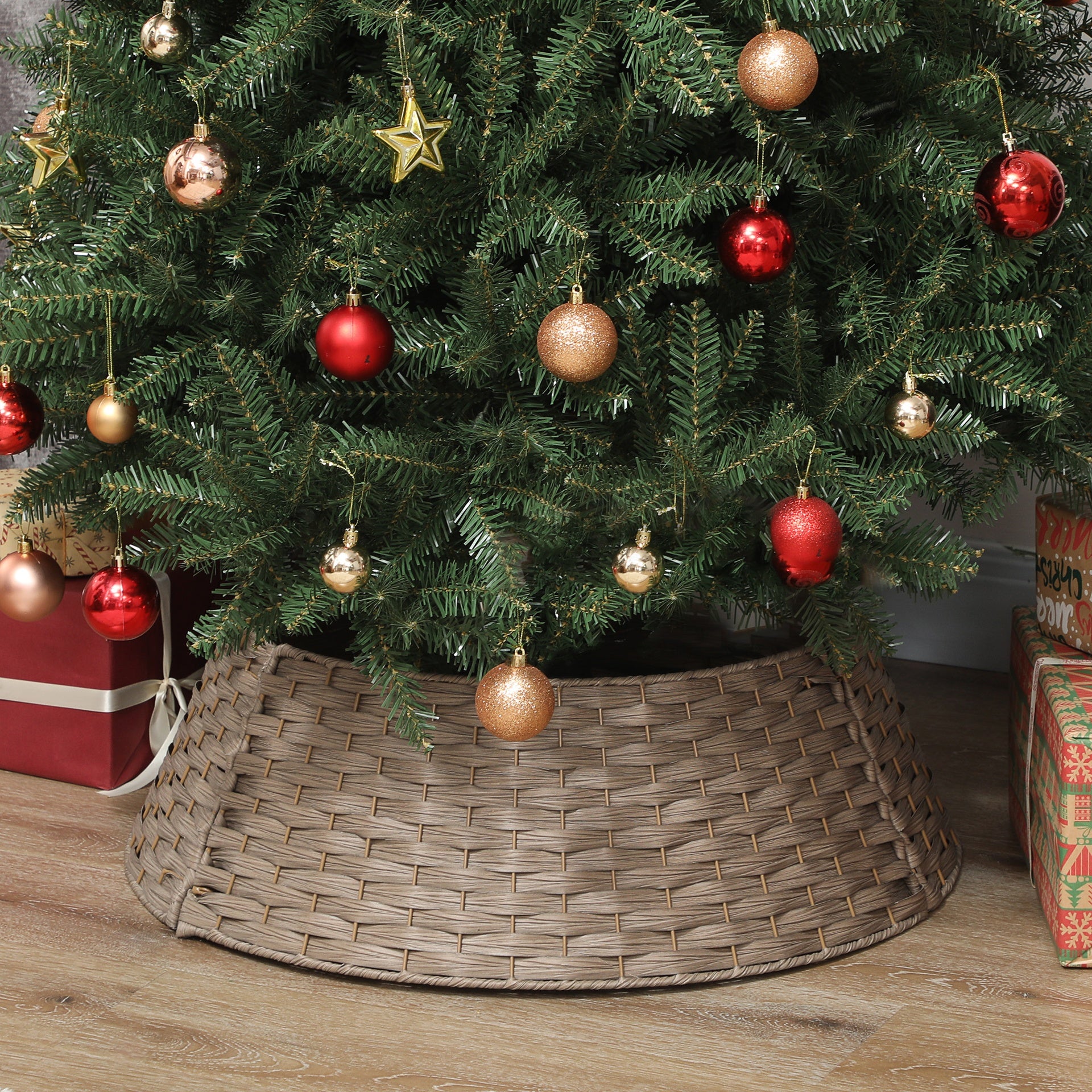 HOMCOM 27 inch Rustic Christmas Tree Skirt, Plastic Woven Christmas Tree Collar for Party, Holiday, Home Decoration, Coffee