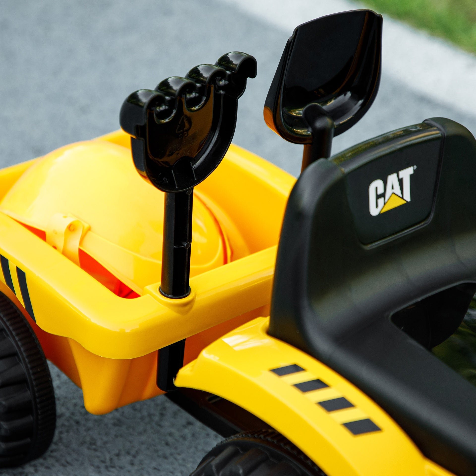 Qaba Caterpillar Licensed Ride-On Construction Toy with Shovel & Trailer, No Power Ride-on Tractor for 18-36 Months