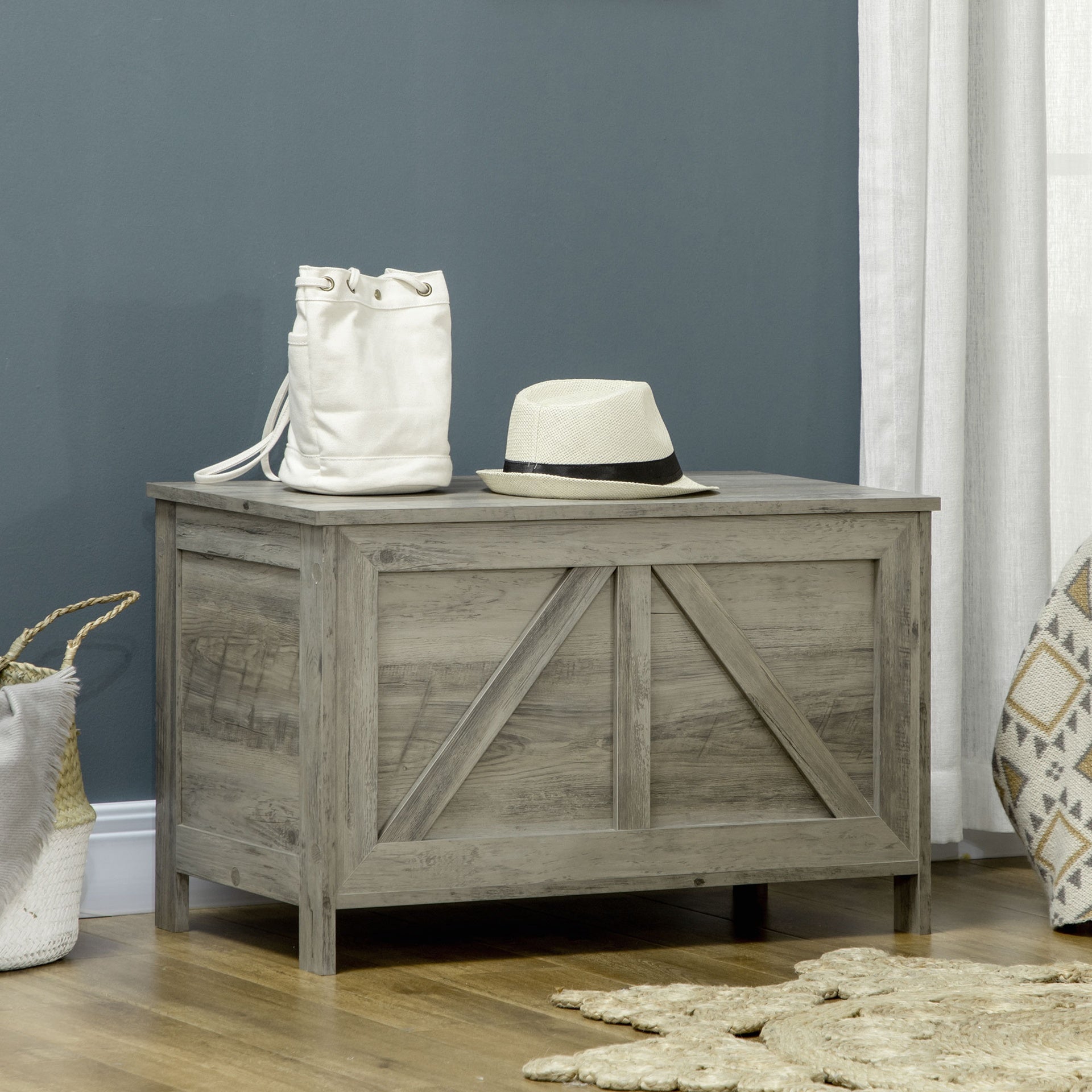 HOMCOM 30" Farmhouse Storage Bench, Lift Top Storage Chest with Safety Hinge to Open Up 100°, Wooden Trunk for Bedroom, Entryway, Living Room, Gray