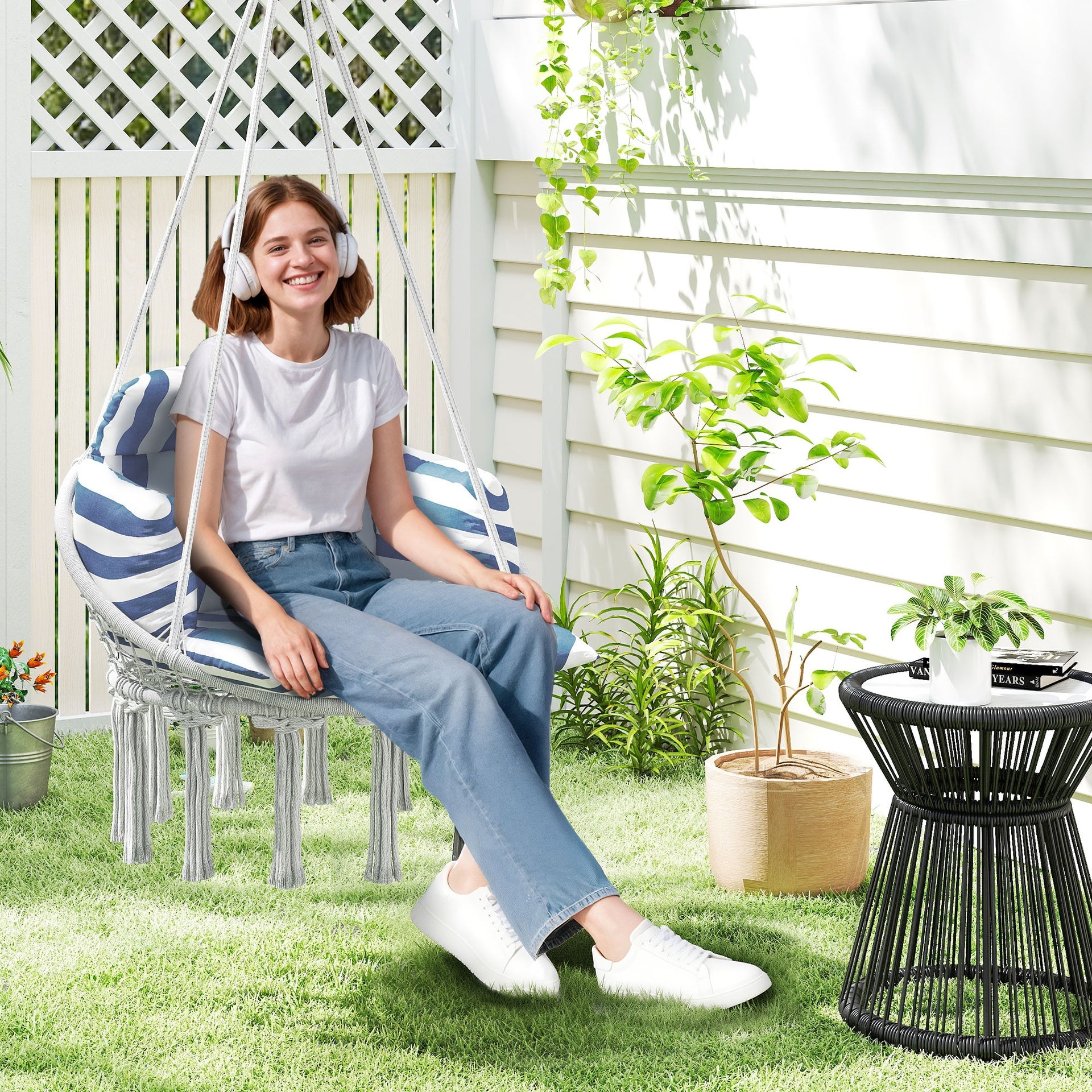 Outsunny Hammock Swing Chair, Macrame Hanging Chair with Large Cushion, Chain, Steel Frame for Indoor Outdoor Use, Blue and White
