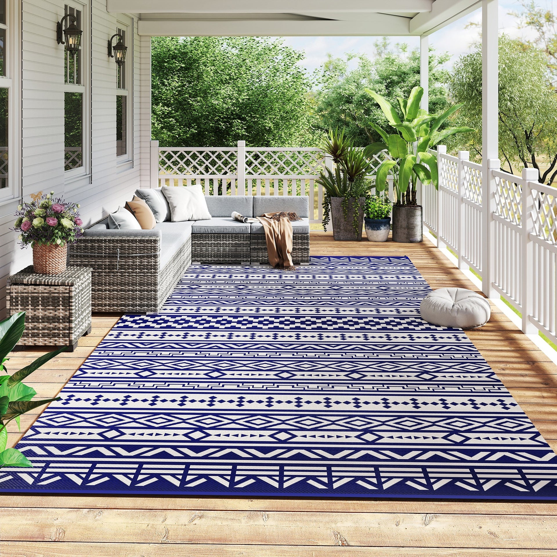 Outsunny Reversible Outdoor Rug, Waterproof Plastic Straw with Carry Bag, 9' x 18', Blue & White Geometric Wall