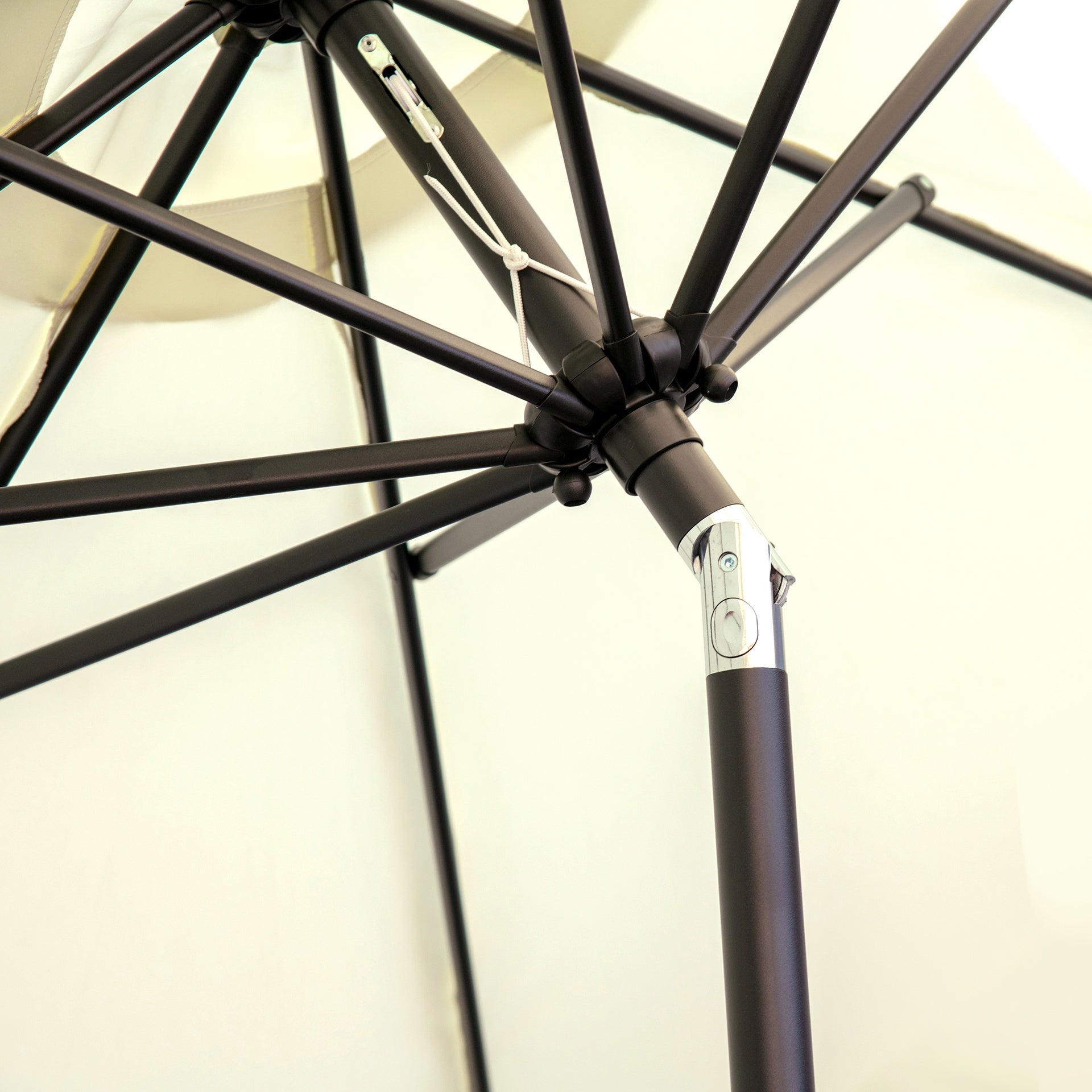 Outsunny 9 ft Cantilever Umbrella with Push Button Tilt and Crank Tassles and 8 Ribs Shade Umbrellas for Garden