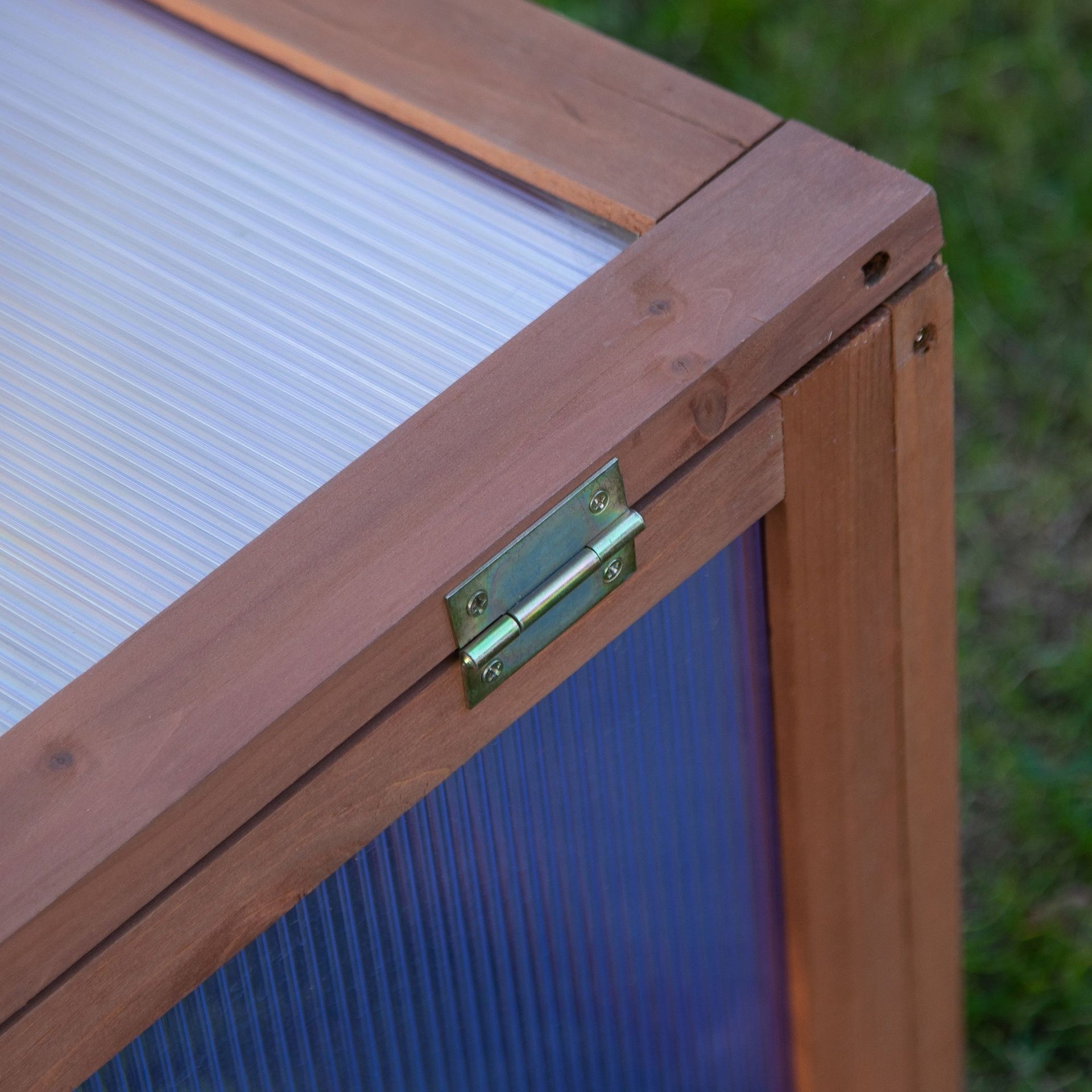 Outsunny Wooden Cold Frame Greenhouse, Mini Greenhouse with Polycarbonate Board and Solid Wood Frame, Green House Cold Frame