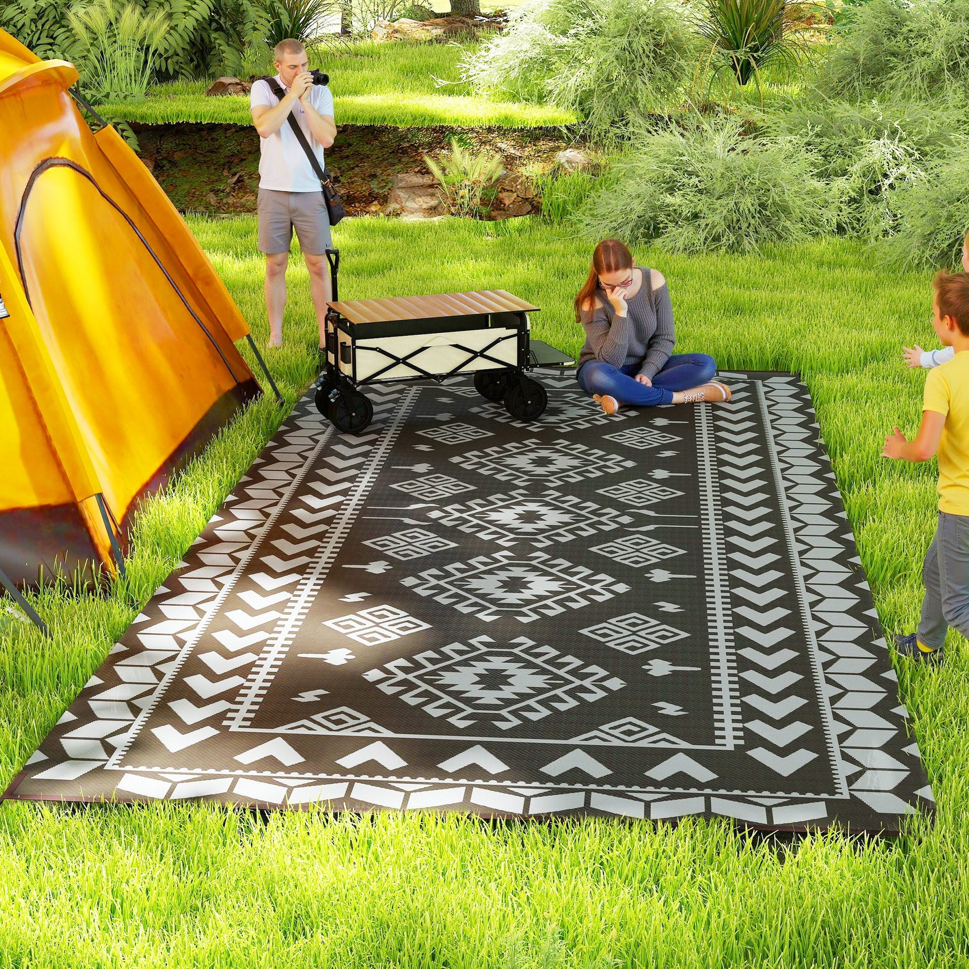 Outsunny Reversible Outdoor Rug, Waterproof Plastic Straw with Carry Bag, 9' x 18', Black & Gray Rhombus Patchwork