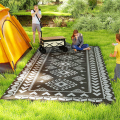 Outsunny Reversible Outdoor Rug, Waterproof Plastic Straw with Carry Bag, 9' x 18', Black & Gray Rhombus Patchwork