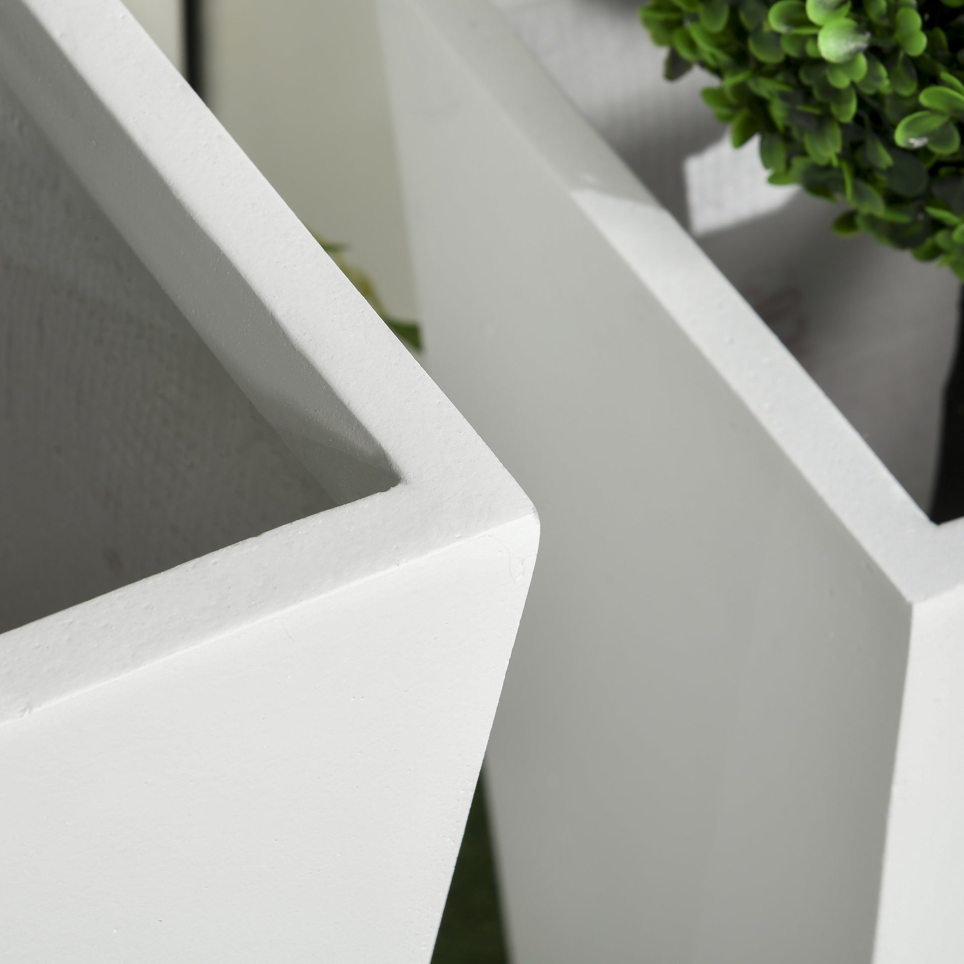 Outsunny 2-Pack Outdoor Planter Set, Flower Pots with Drainage Holes, Durable & Stackable Plant Pot, 22in & 18in, for Porch, Entryway, Patio, Yard, Garden, White