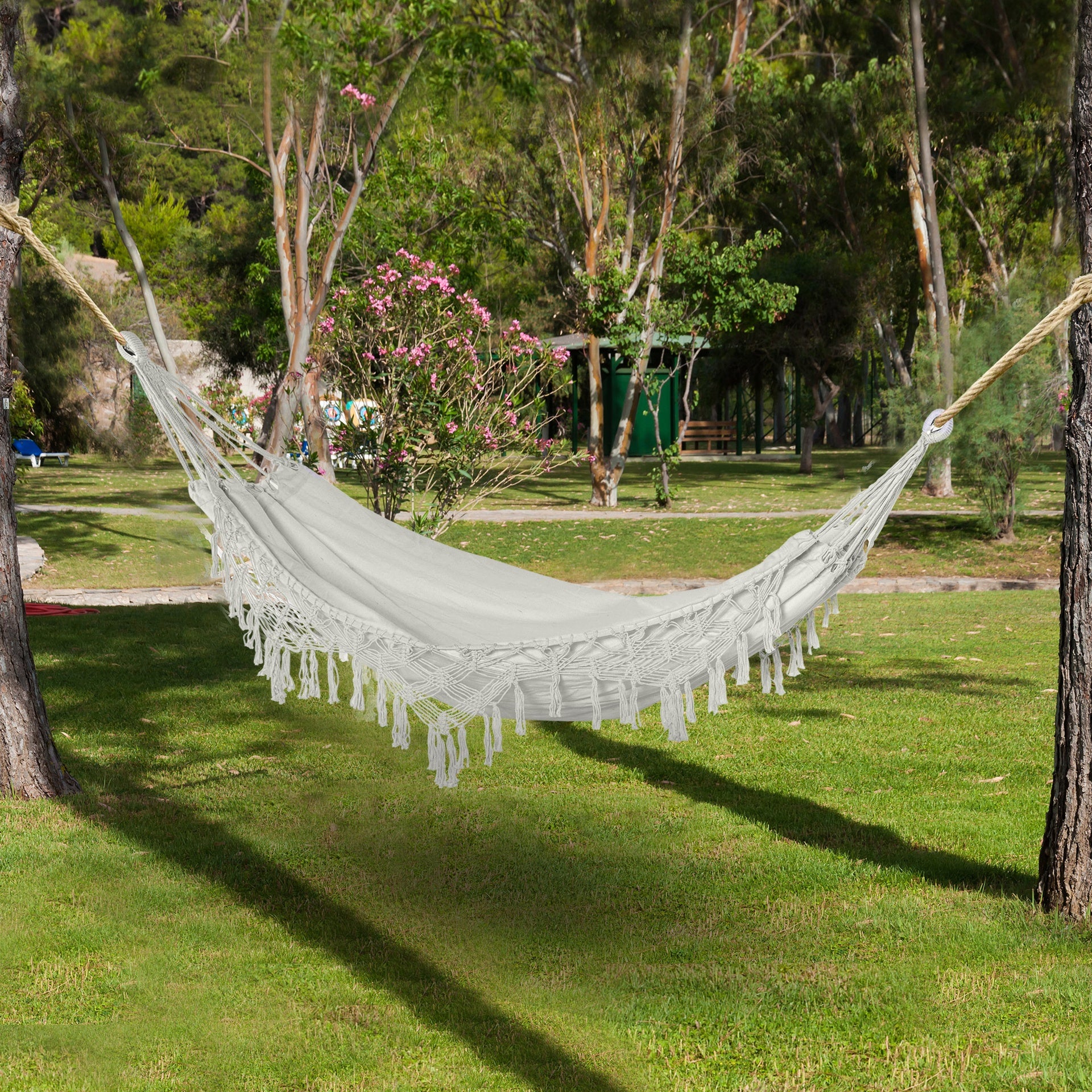 Outsunny Extra Large Boho Hammock with Macrame Tassel Fringe, Includes Carrying Bag, Indoor Outdoor Tree Hammock, White