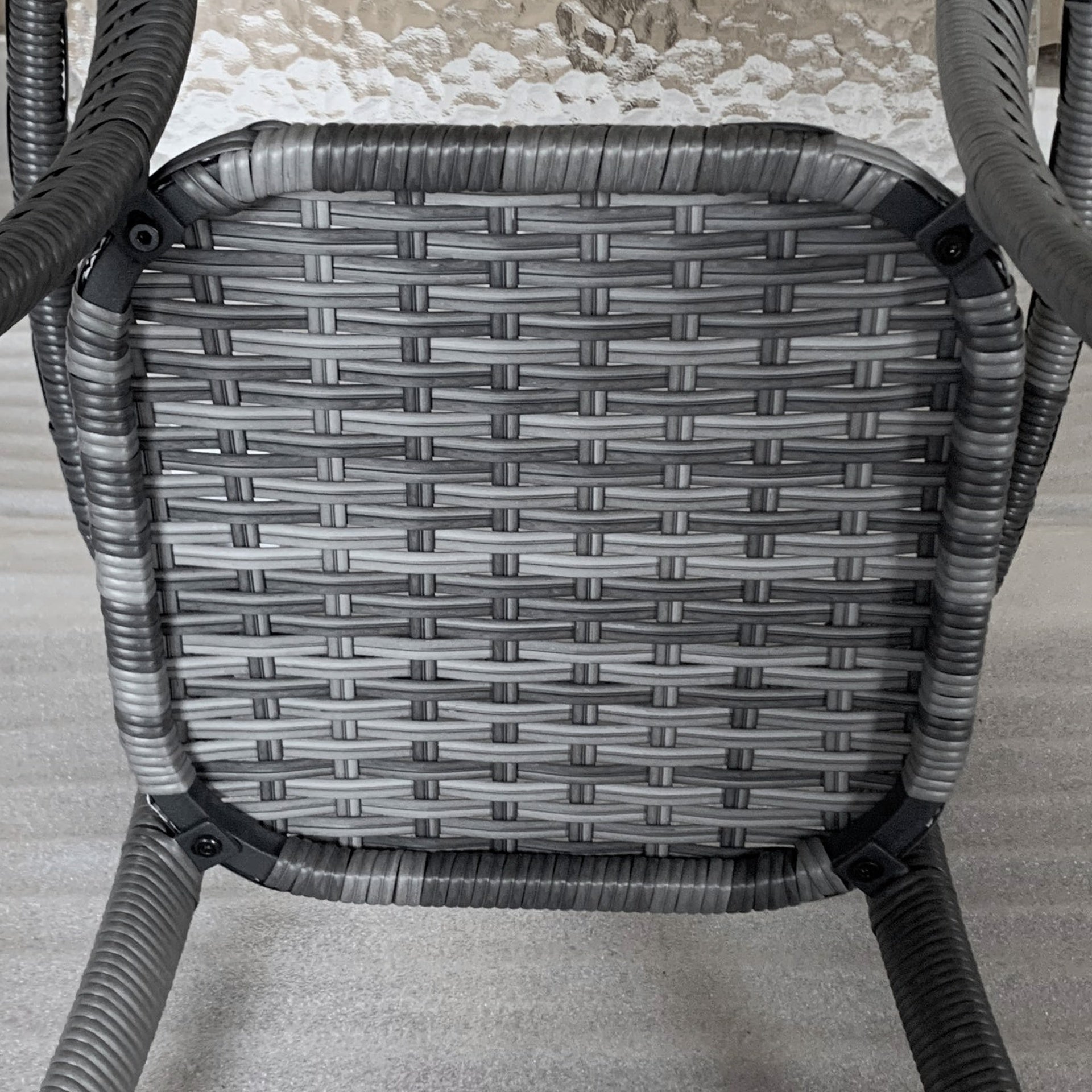 Outsunny Outdoor Coffee Table with Storage Shelf, Hand-Woven Wicker Side Table with Water-Ripple Glass Top, Mix Gray
