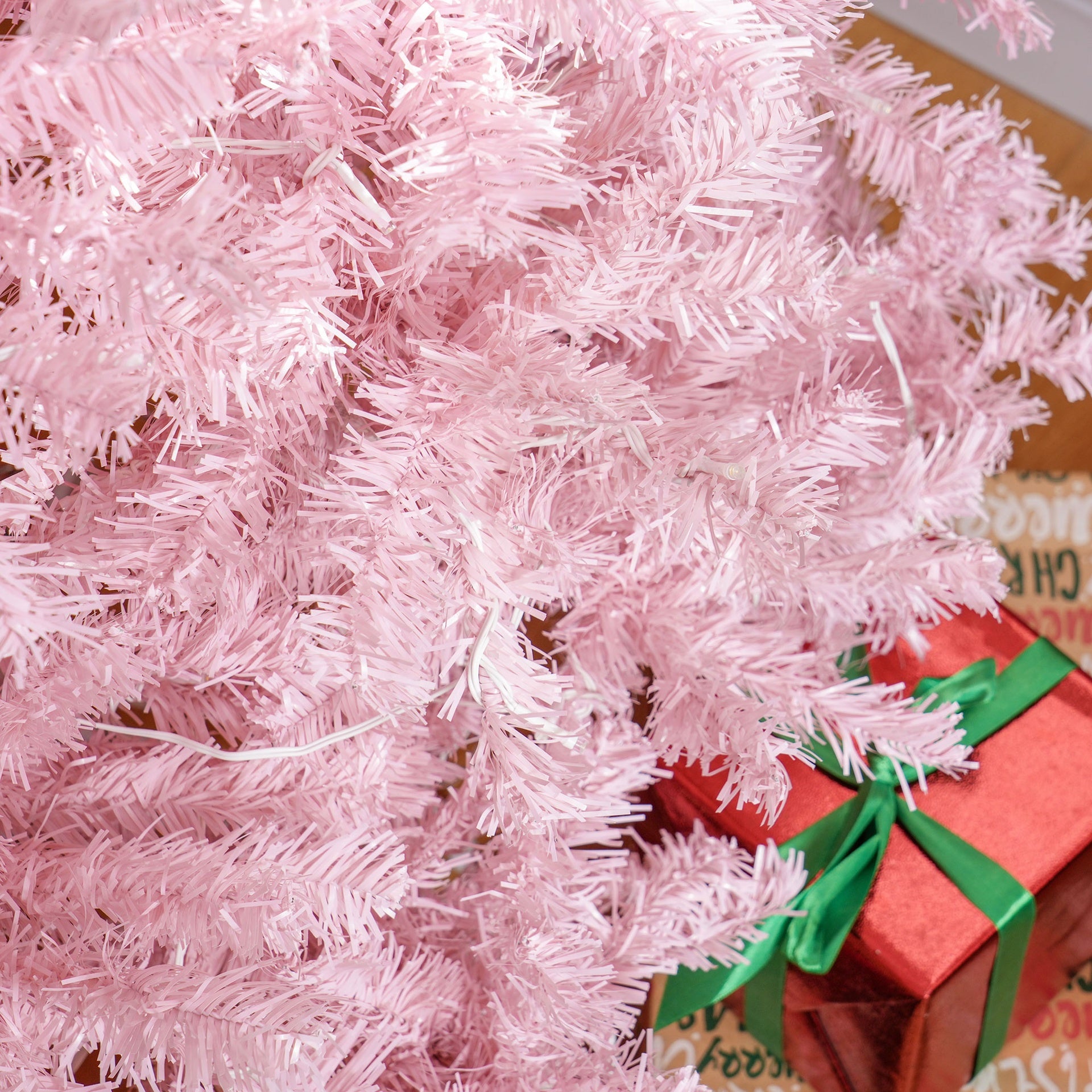 HOMCOM 6 FT Tall PreLit Artificial Christmas Tree with Realistic Branches, 250 Warm White LED Lights and 1000 Tips, Pink