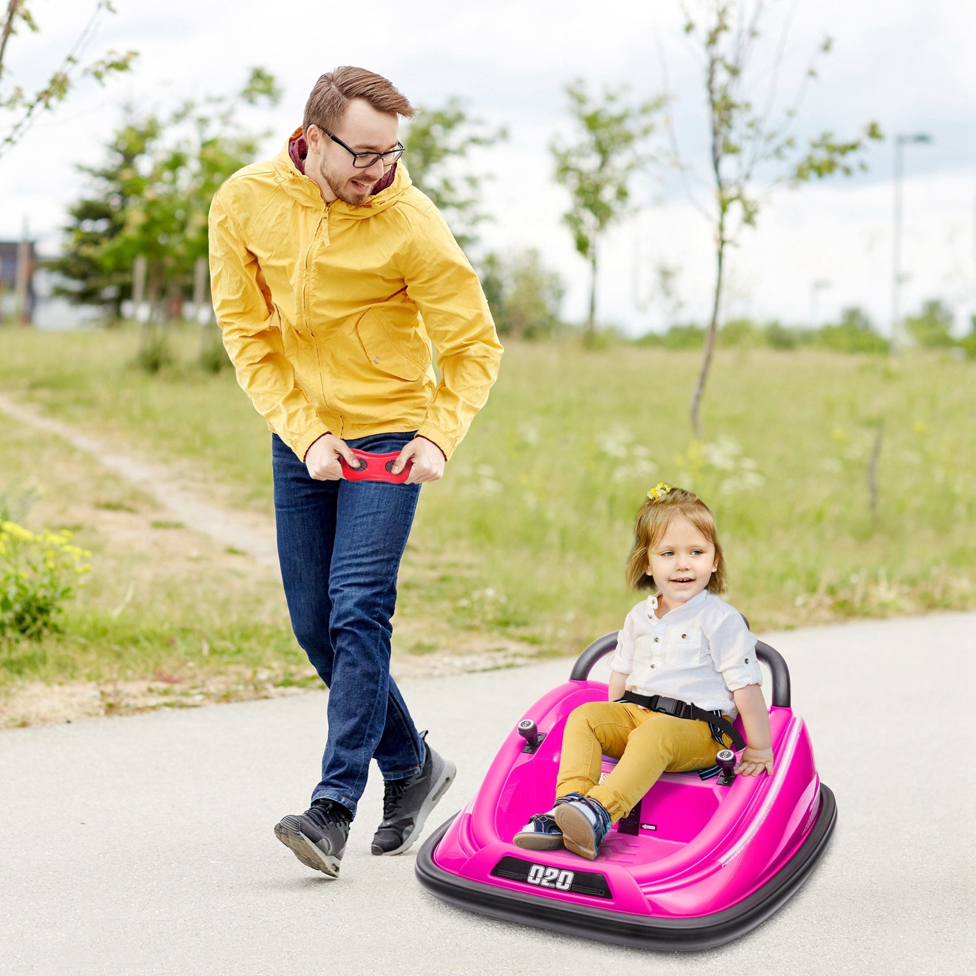 Aosom 12V Kids Bumper Car Twins Motor with Parent Remote Control, Safety Belt, Lights, 360° Rotation, Pink