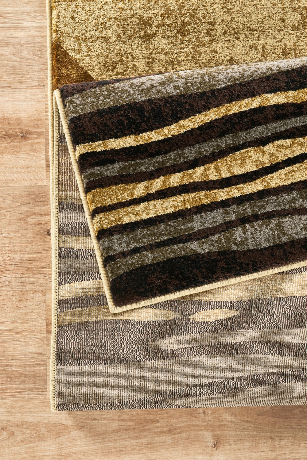 Bristol GC_DYN7095 Multi 5 ft. 3 in. x 7 ft. 3 in. Area Rug
