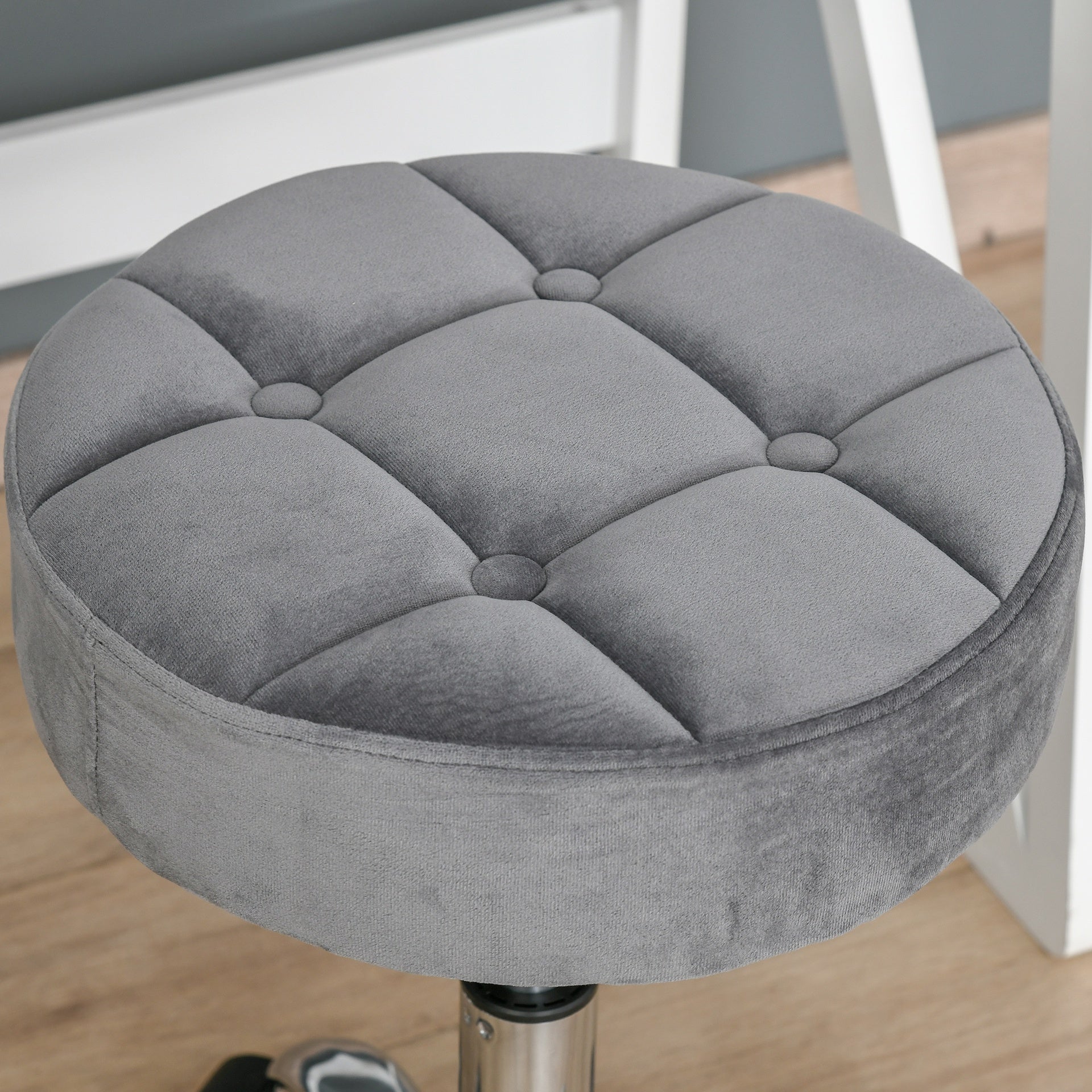 HOMCOM Round Rolling Stool with Height Adjustable Lift, Vanity Chair with Luxury Style Upholstery, Office Chair with Swivel Seat and Wheels for Work Spa Salon, Grey