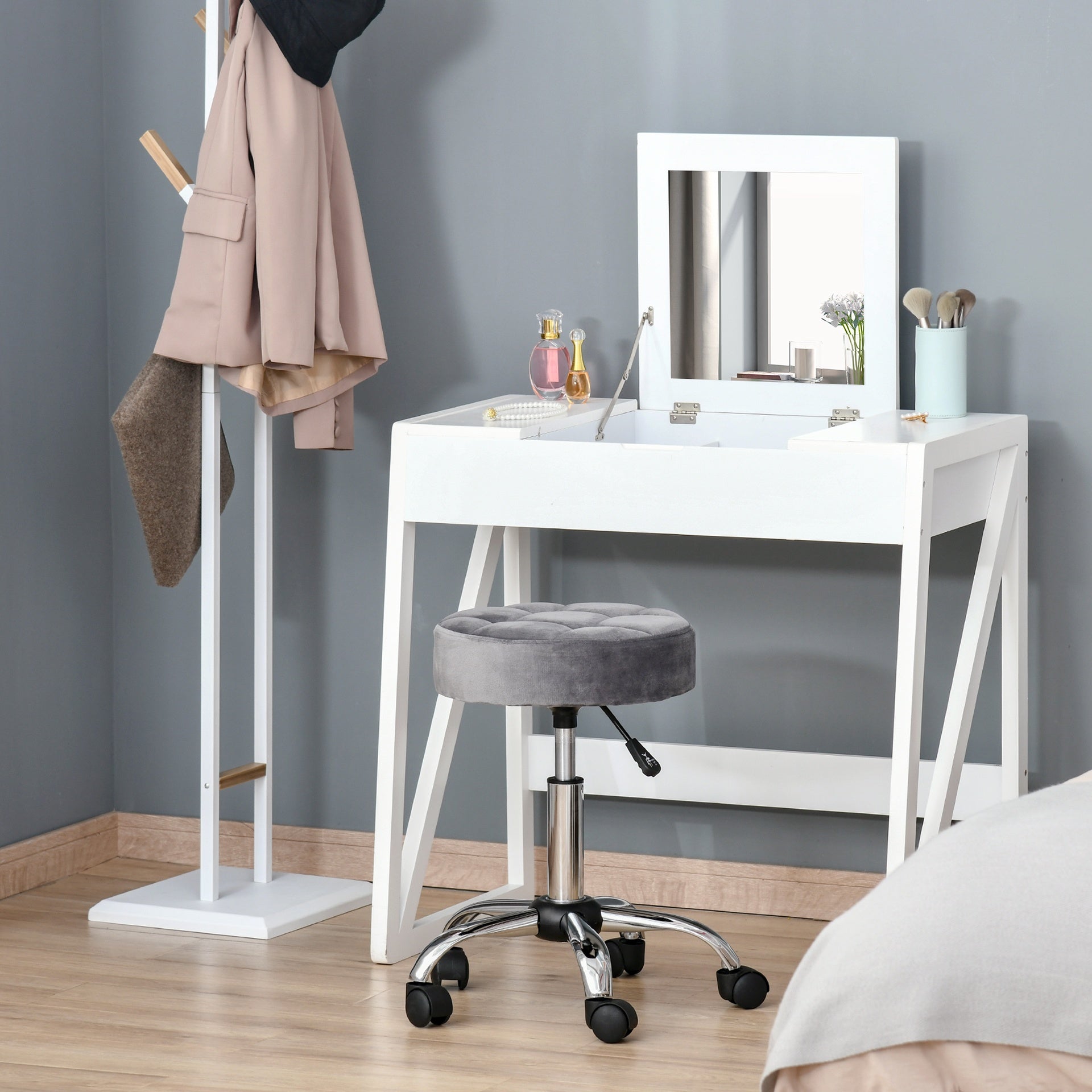 HOMCOM Round Rolling Stool with Height Adjustable Lift, Vanity Chair with Luxury Style Upholstery, Office Chair with Swivel Seat and Wheels for Work Spa Salon, Grey