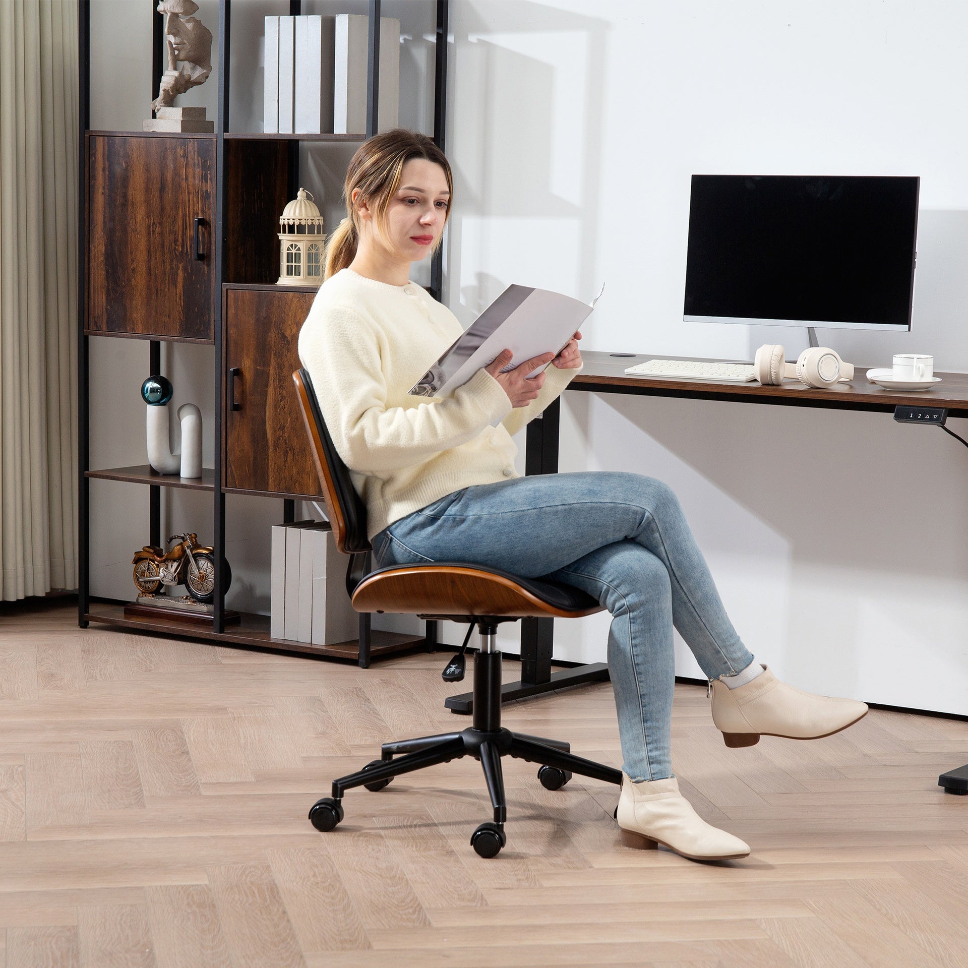 HOMCOM Home Office Chair No Arms with Wheels, PU Leather Desk Chair with Adjustable Height, 360 Swivel for Reading, Black