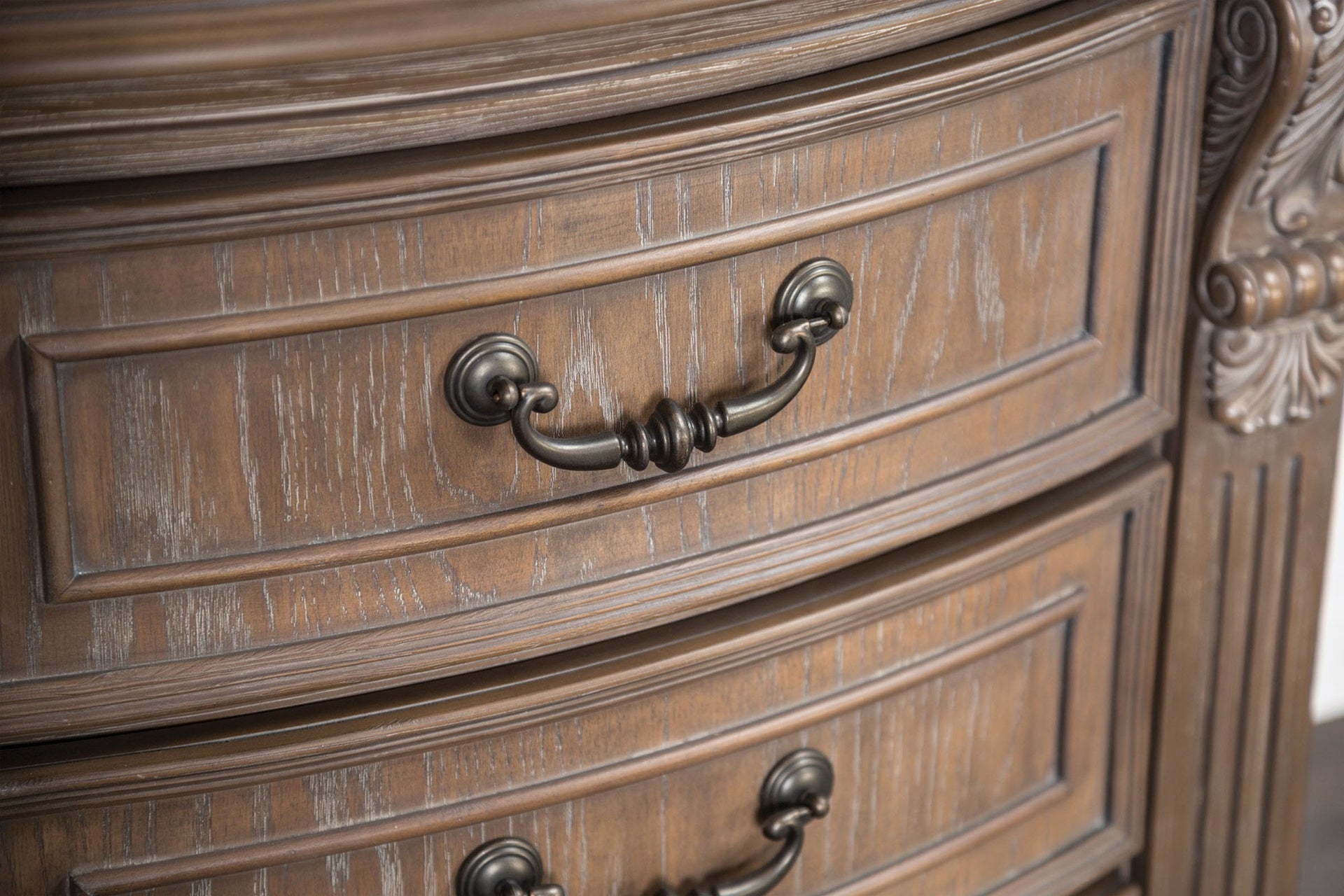 Luxurious Traditional Look 1pc Nightstand Weather Oak Finish Curved Detail Bedroom Furniture Solid wood Bedside Table