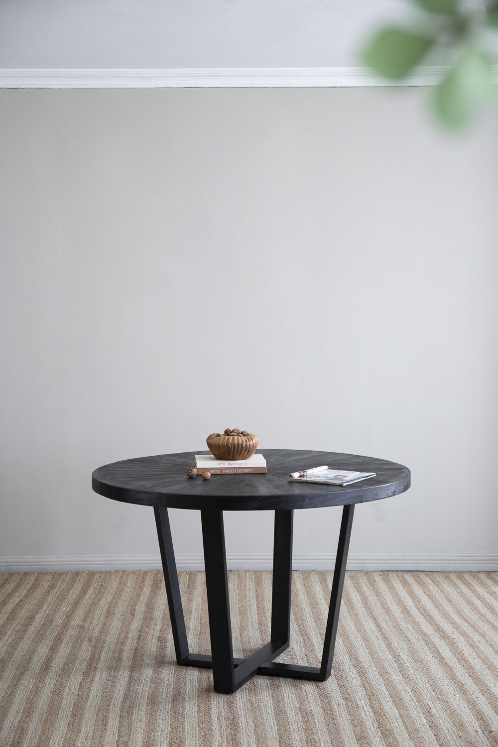 47x47x31" Dining Table, Black