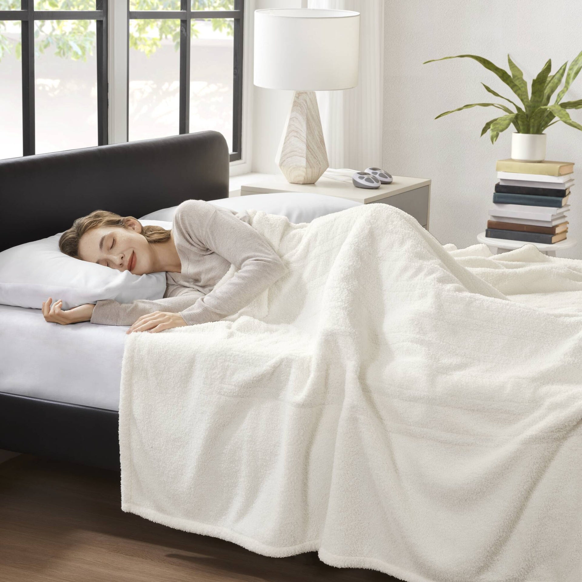 1 PCS Queen Blanket Ivory