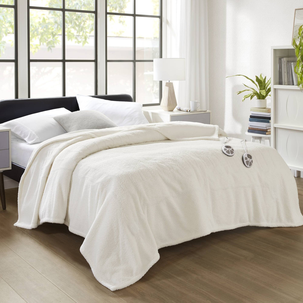 1 PCS Queen Blanket Ivory