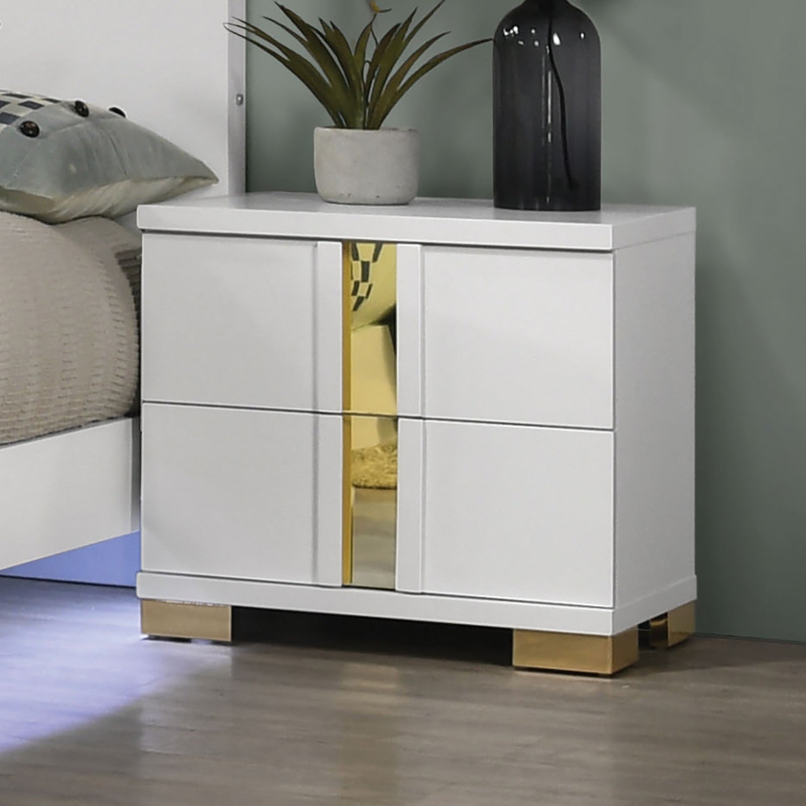 Modern White 3pc Bedroom Set Queen Size Bed w LED 2x Nightstands Mattress Ready Furniture Acrylic Trim