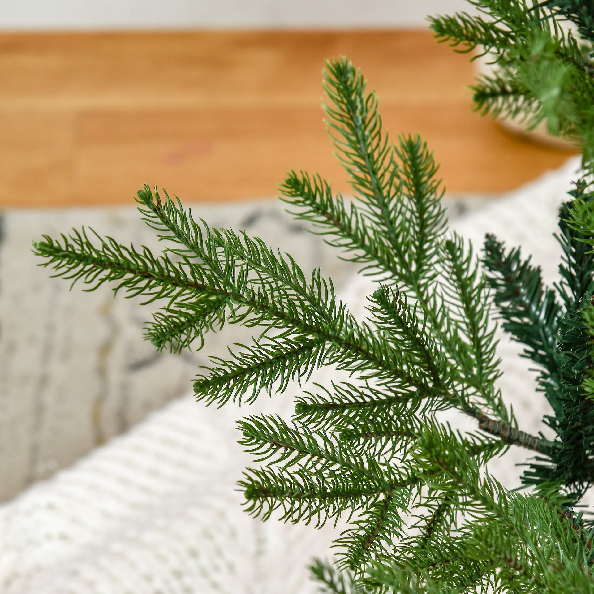 HOMCOM 6 Foot Artificial Christmas Tree, Nordic Pine Hinged Xmas Tree with 795 Realistic Branches, Wide Steel Base, Auto Open, Green