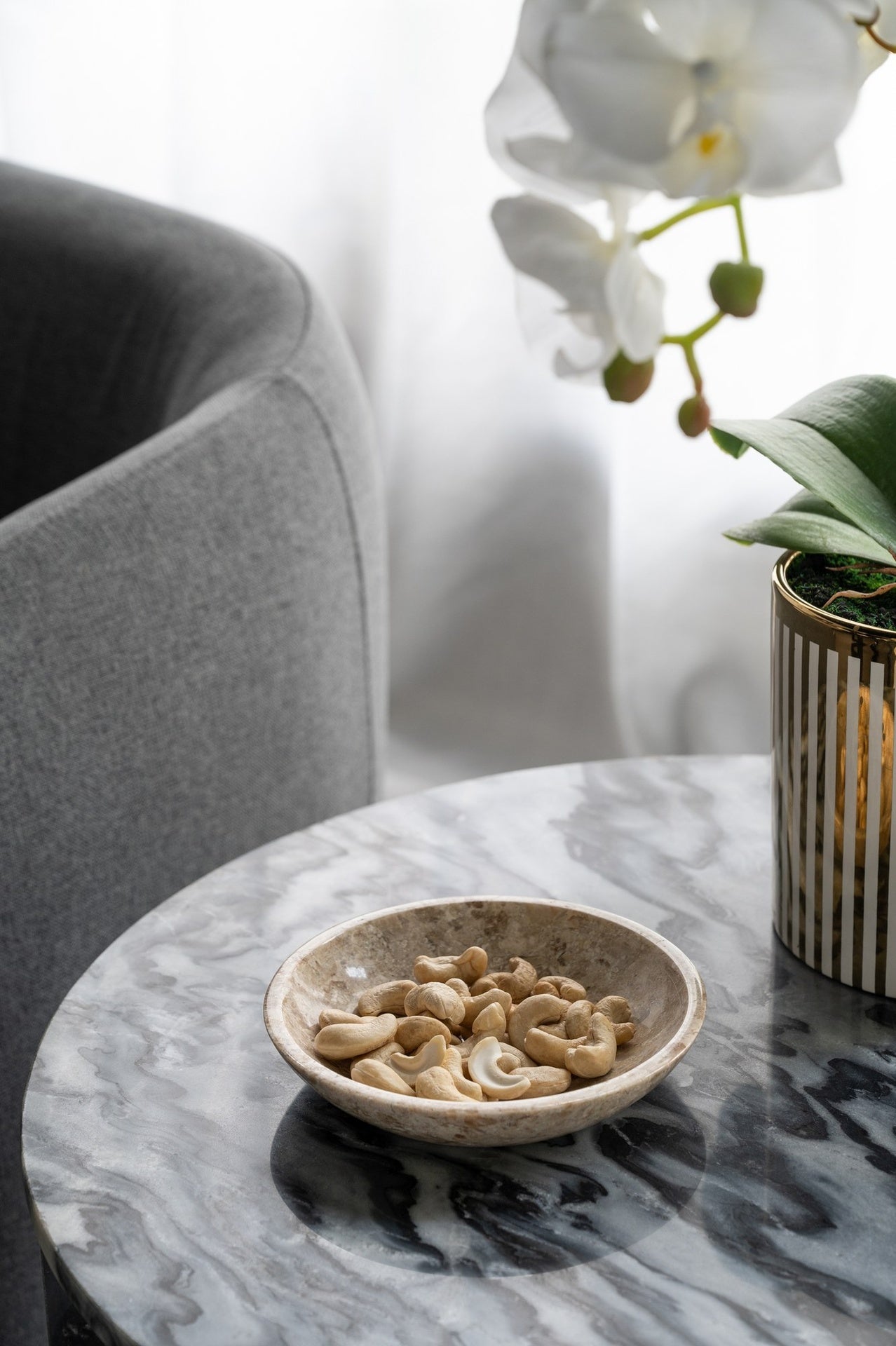 6x6x1.5" Round Marble Decorative Bowl, Cream