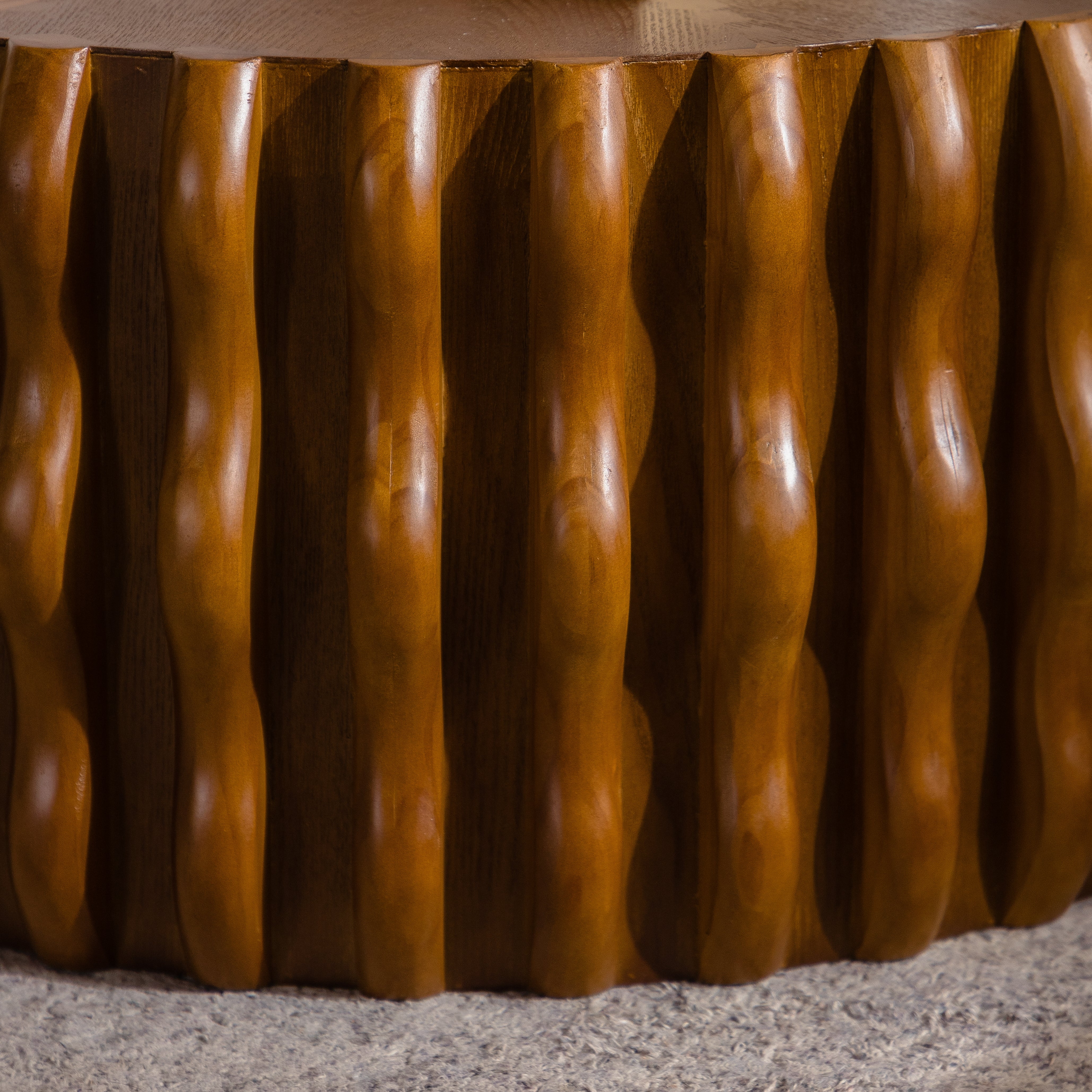 31.50" Ribbed Wave Round Coffee Table - Solid Wood & MDF Mid-Century Center Table, Brown Modern Drum Fluted Coffee Table for Living Room/Apartment (Fully Assembled)