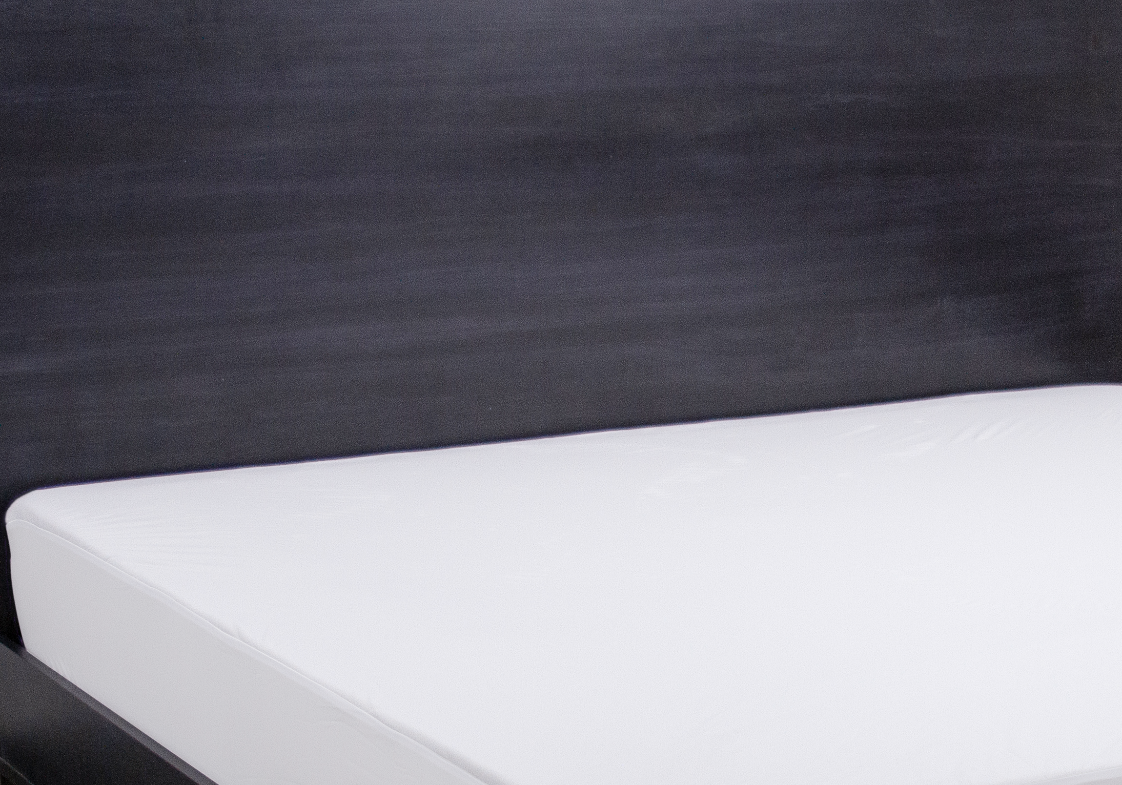 Smooth Top Polyester Hypoallergenic California King Mattress Protector