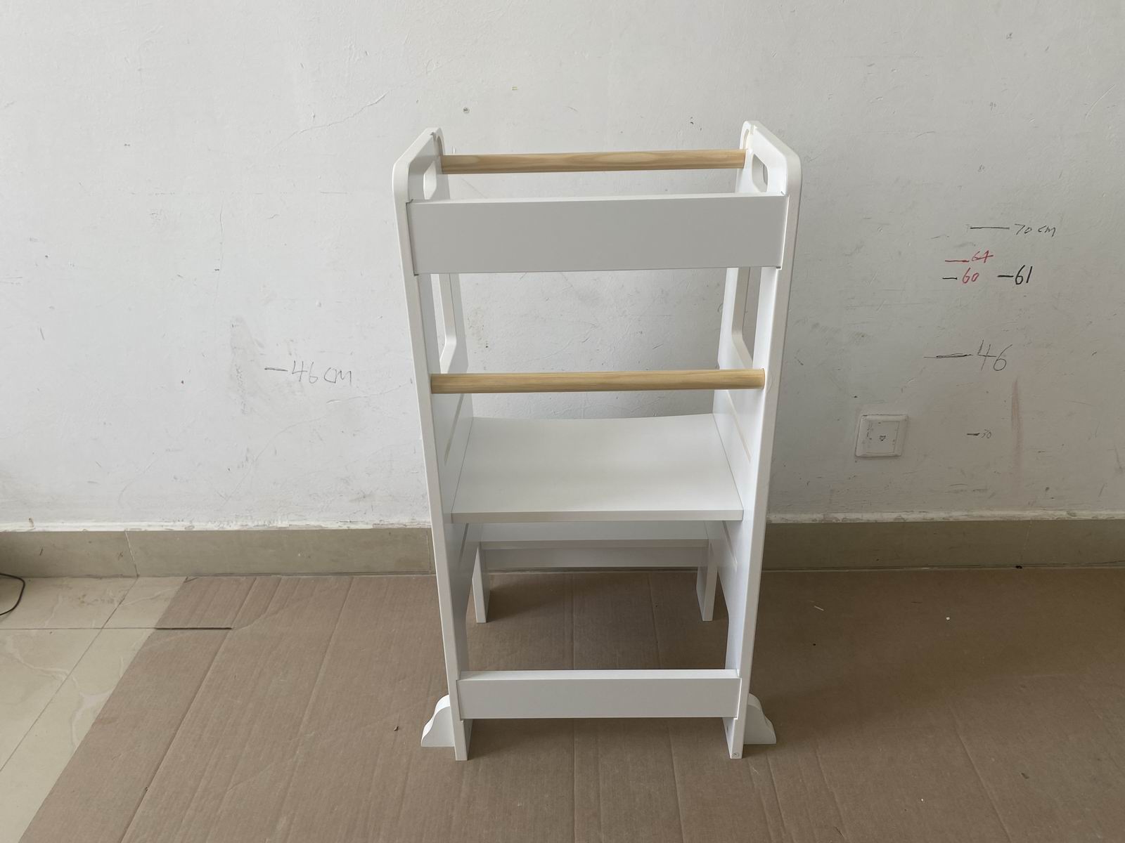 Kids Standing Tower, Child Kitchen Step Stool Toddler Wood Stepping Stool - Children's Montessori Stool - Adjustable Height, Ideal Kids Kitchen Step Stool for Learning New Skills, White