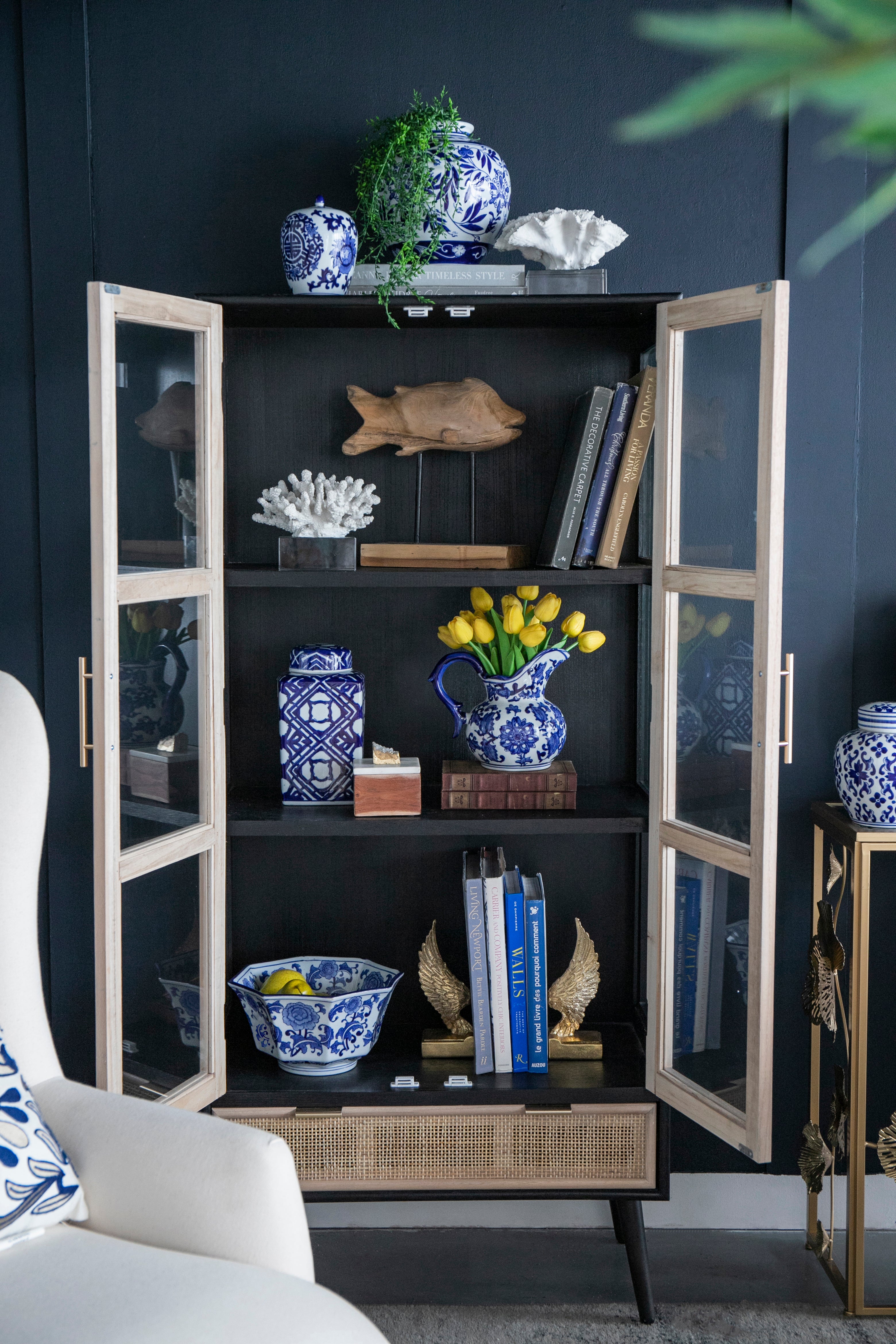 10.5x10.5x5.7" Ren Blue and White Centerpiece Decorative Bowl