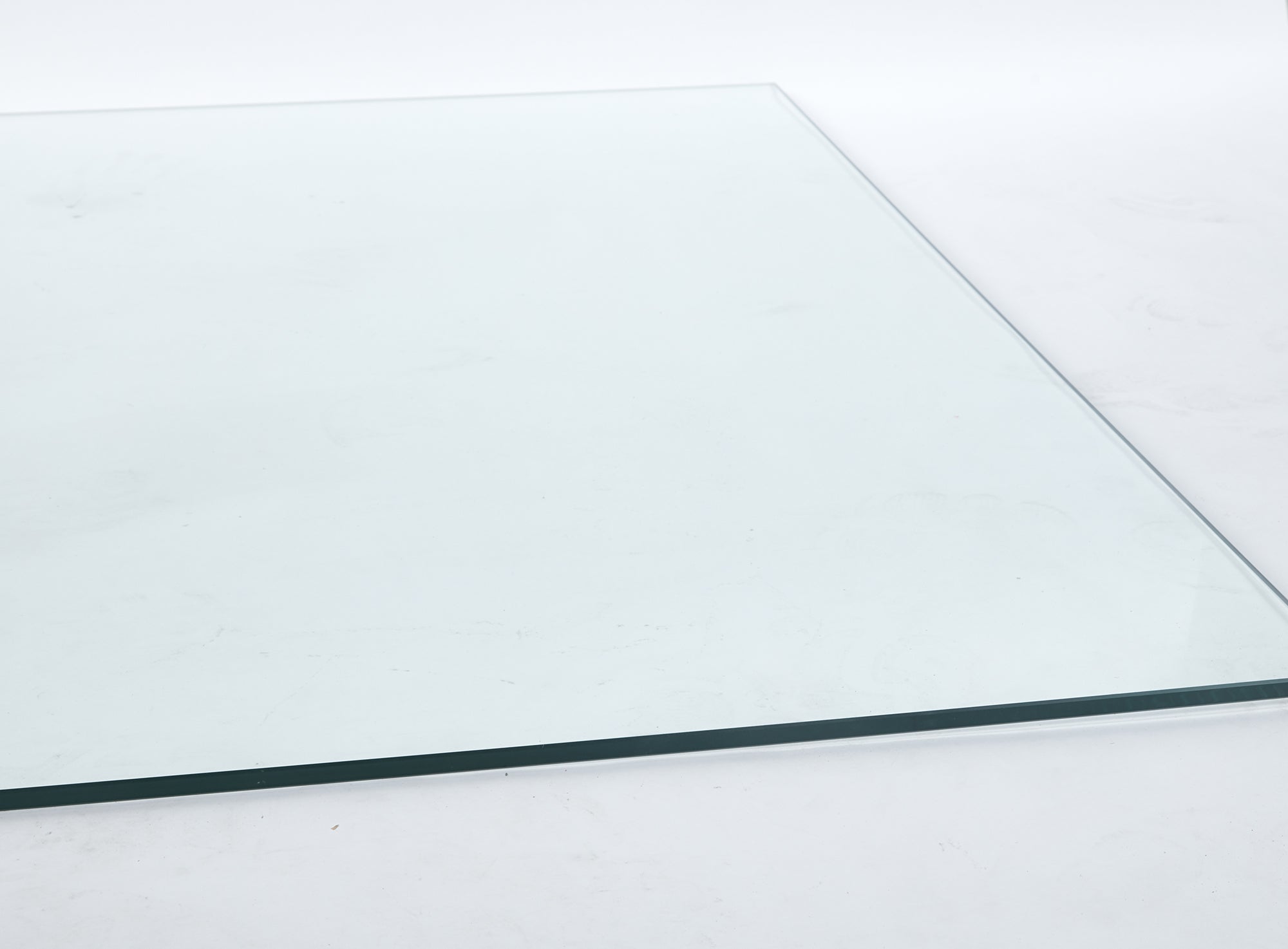 Tempered clear glass top.60x120x1CM