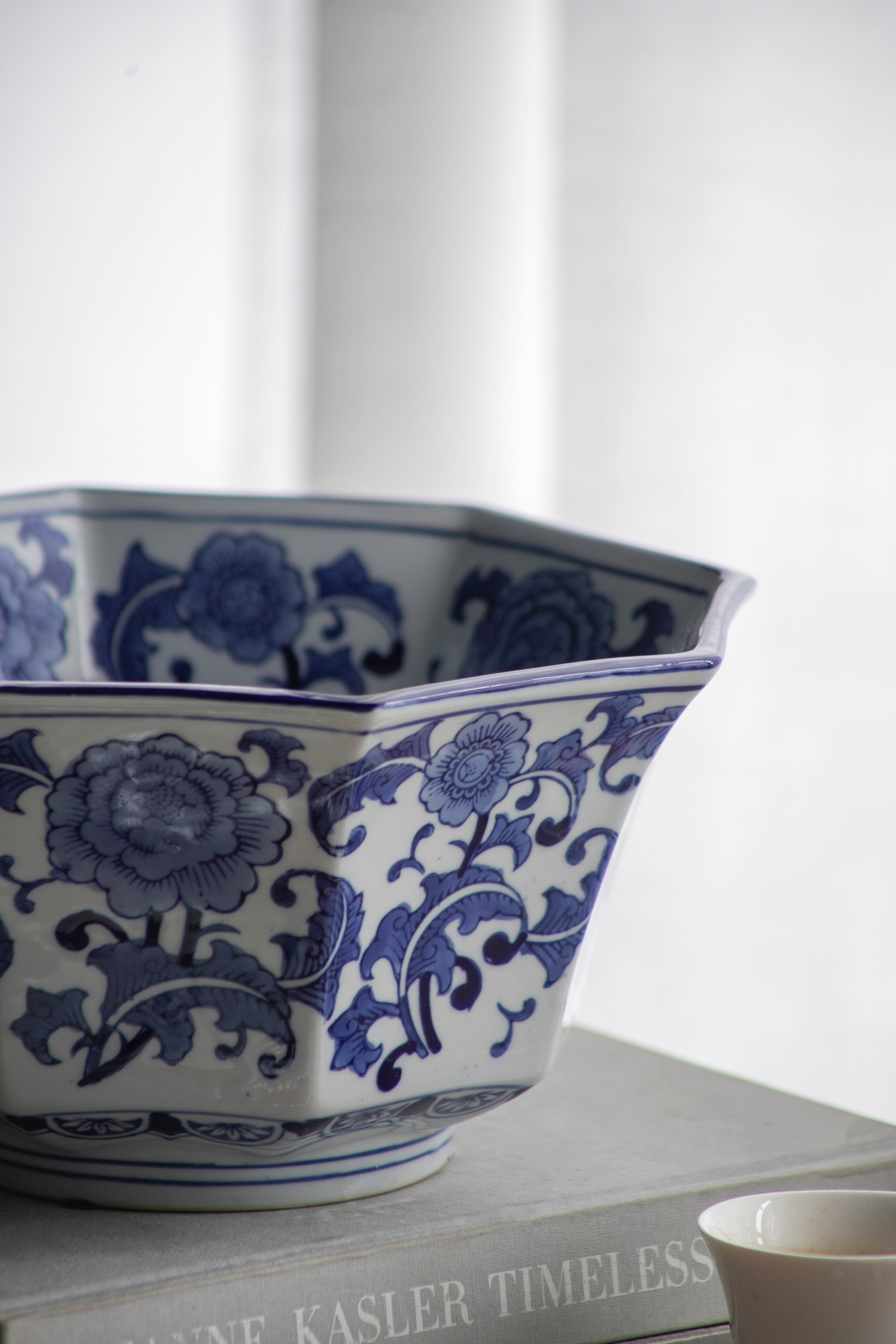 10.5x10.5x5.7" Ren Blue and White Centerpiece Decorative Bowl