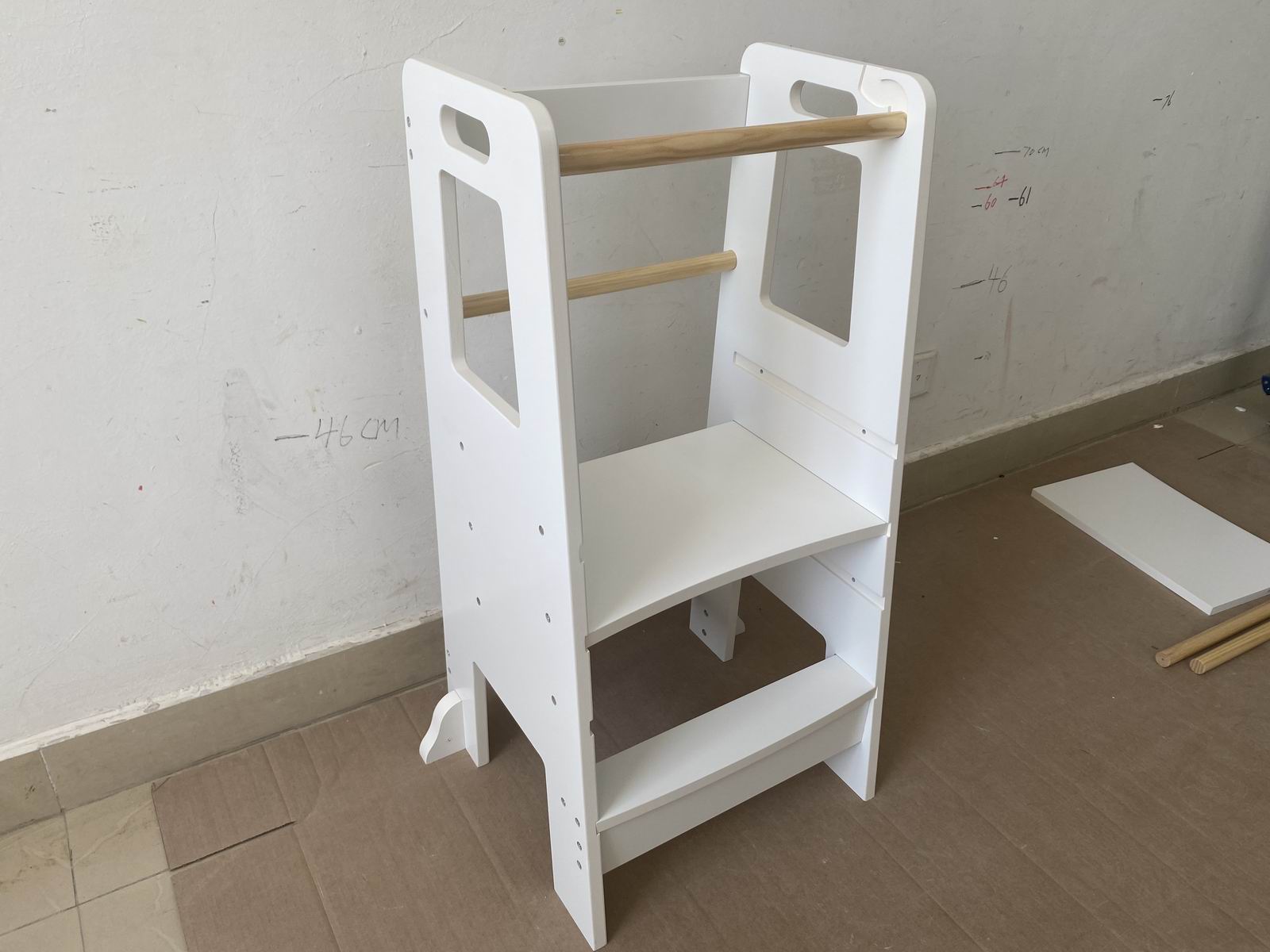 Kids Standing Tower, Child Kitchen Step Stool Toddler Wood Stepping Stool - Children's Montessori Stool - Adjustable Height, Ideal Kids Kitchen Step Stool for Learning New Skills, White