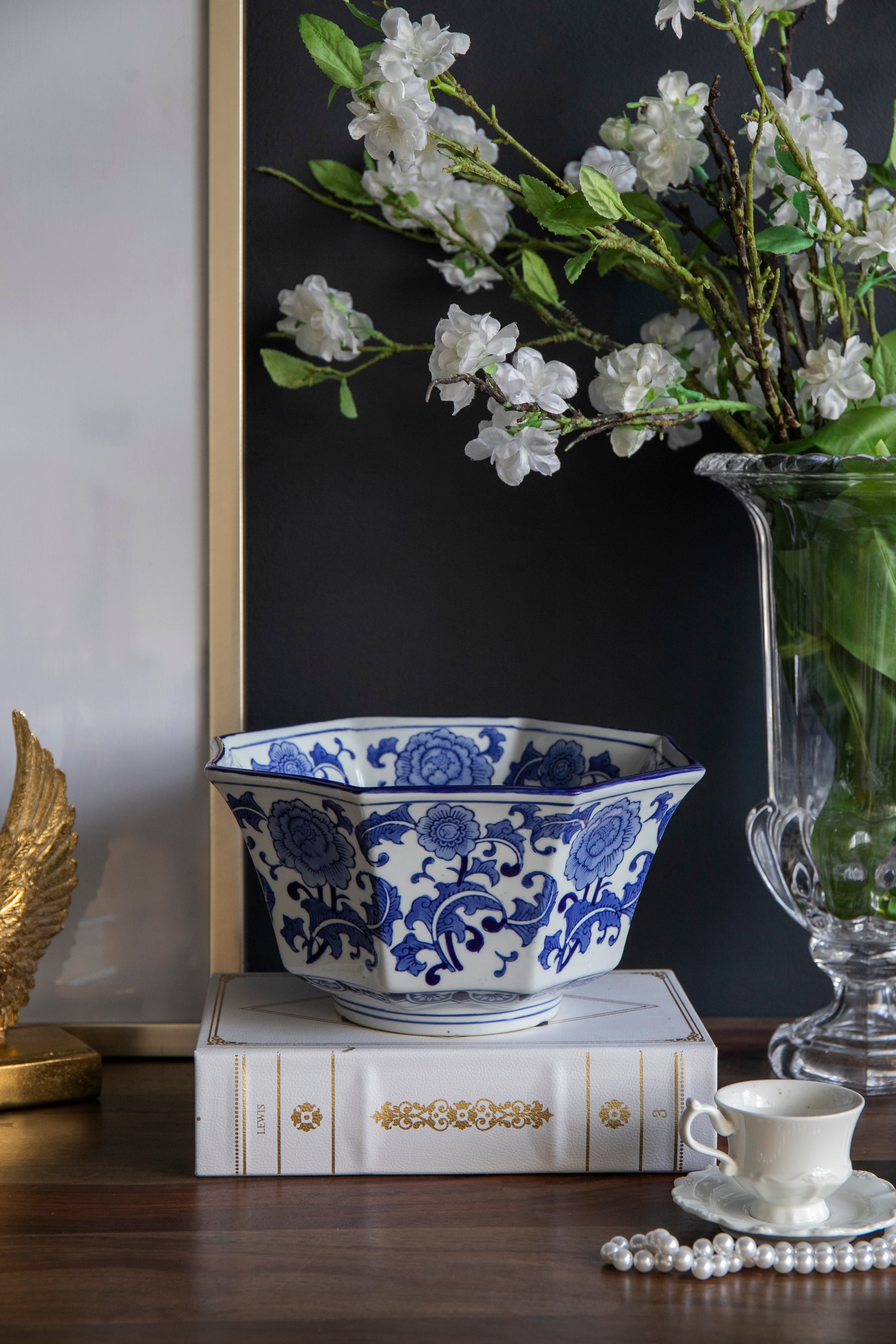 10.5x10.5x5.7" Ren Blue and White Centerpiece Decorative Bowl
