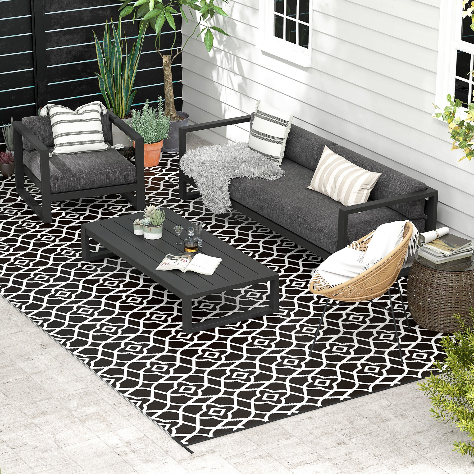 Outsunny Reversible Outdoor Rug Carpet RV Camping Rugs with Carry Bag, 9' x 18', Black & White Clover